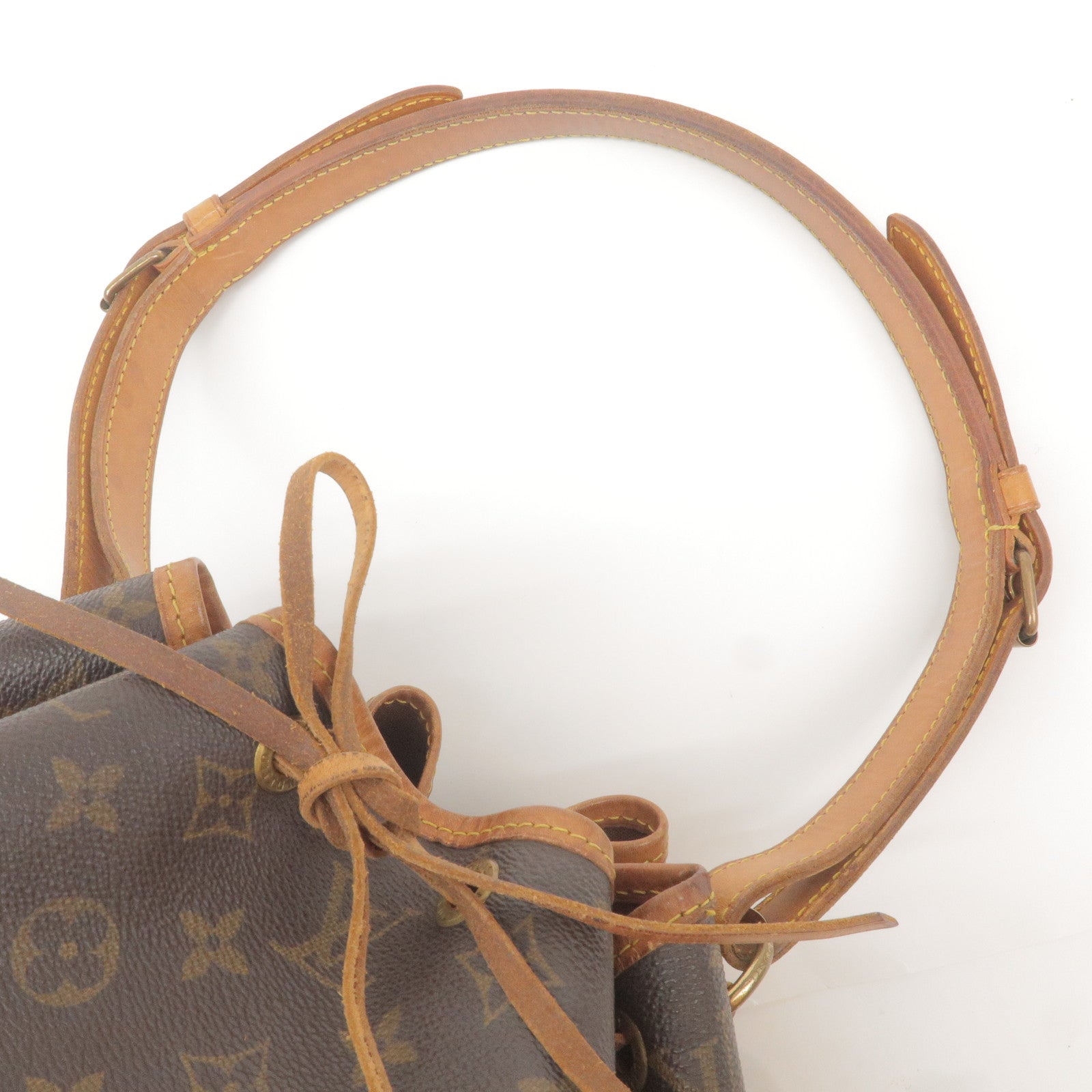 Louis Vuitton 2019 pre-owned Épi Neo Noé two-way bag - Louis - Monogram -  M42226 – Takashi Murakami x Louis Vuitton Monogram Cerises Sac Plat -  Shoulder - Noe - Vuitton - Bag - Petit