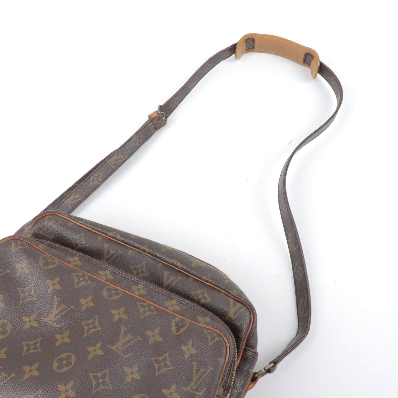 Louis Vuitton 2005 pre-owned Nile Shoulder Bag - Farfetch