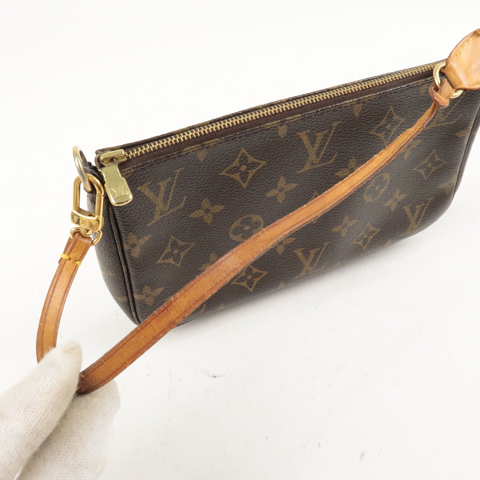 M51980 – Louis Vuitton Monogram Montaigne MM 2Way Hand Bag M41056 - Hand -  Black Leather Louis Vuitton Belt - Vuitton - Monogram - Louis - Pochette -  Bag - Accessoires