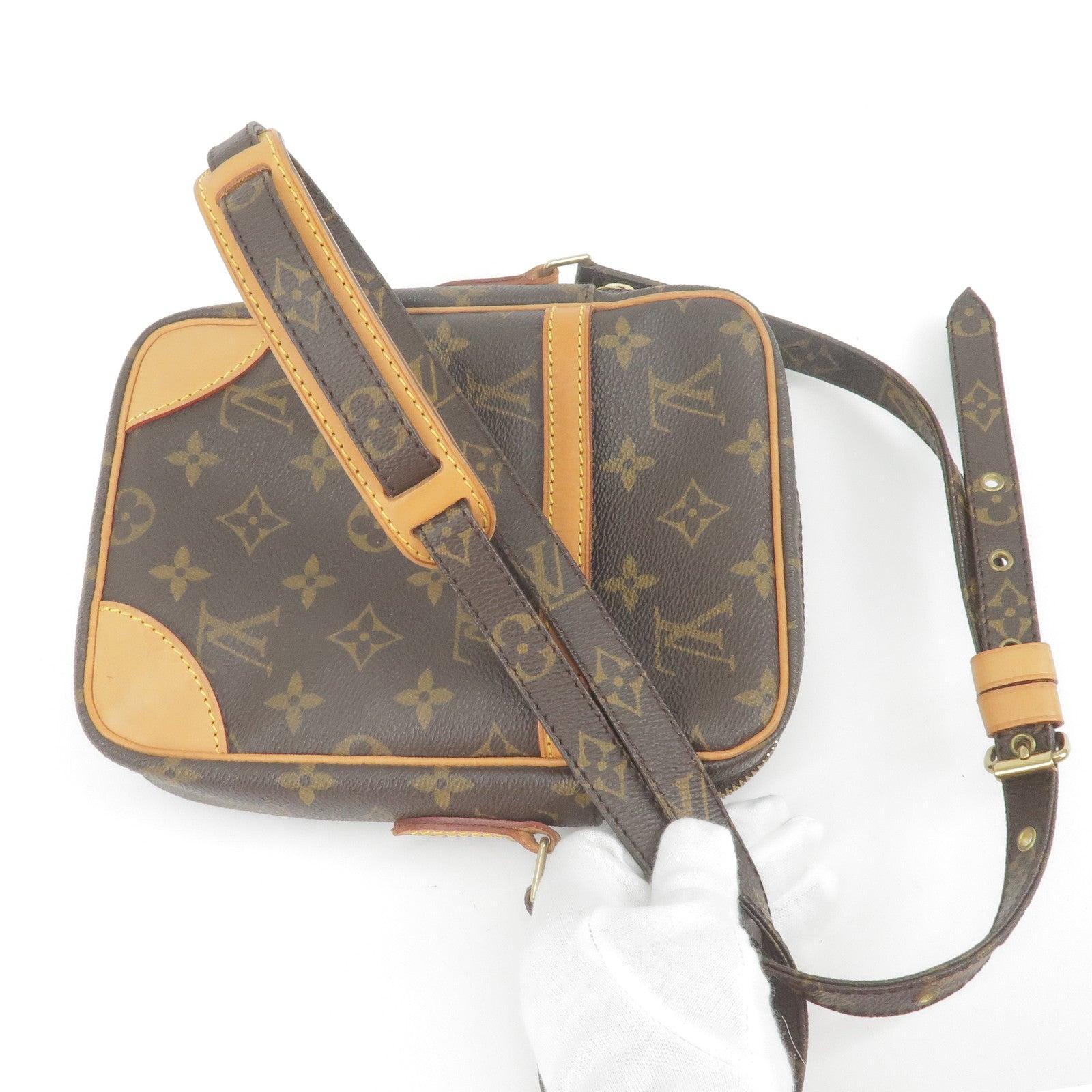 LOUIS VUITTON NEVERFULL POUCHETTE VS ETUI VOYAGE MM!! WHICH IS BETTER?? 