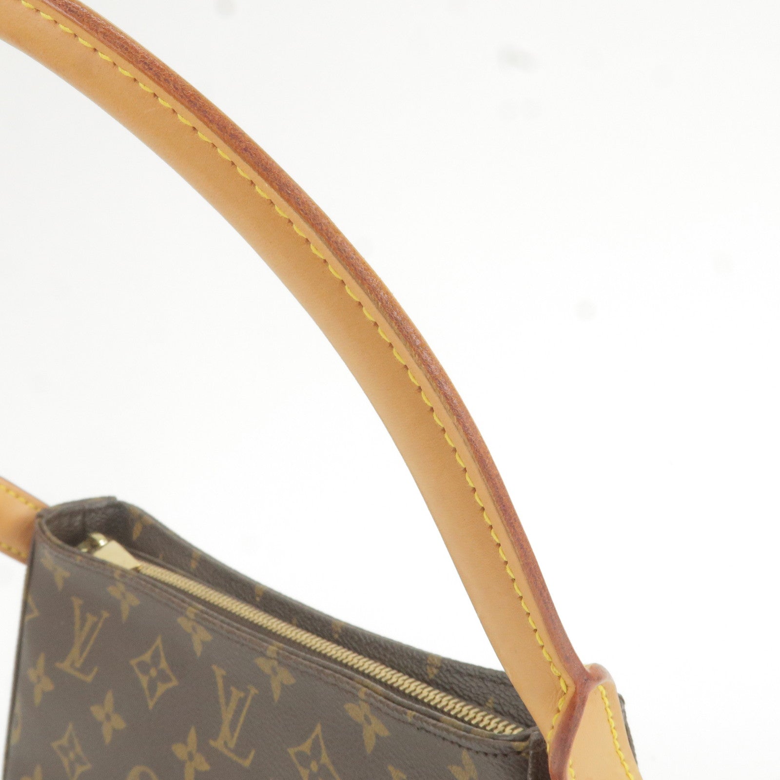 Louis Vuitton Looping mm Brown Canvas Shoulder Bag (Pre-Owned)
