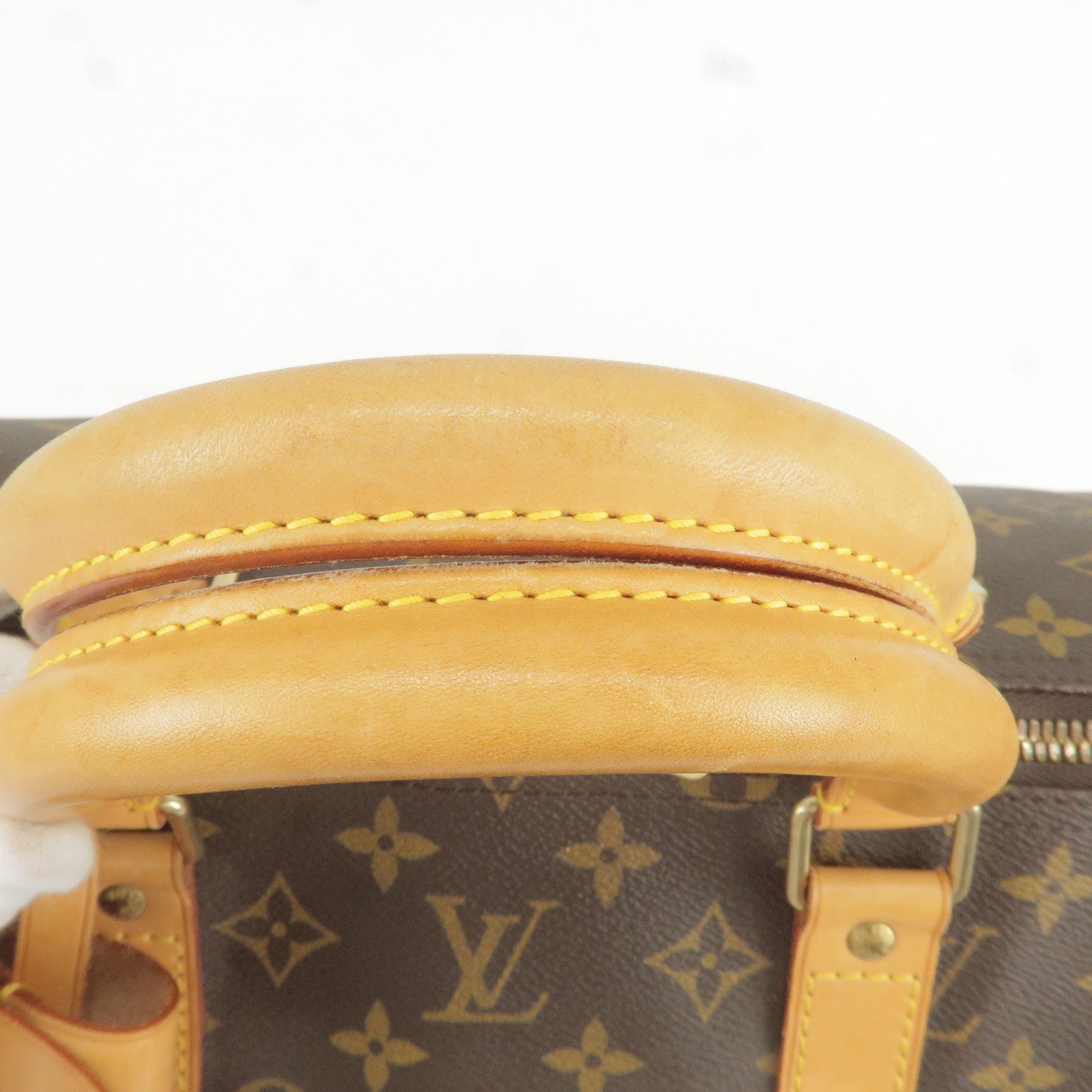 If youre looking to add more to your belt bag collection, Louis Vuitton  Keepall Handbag 395134