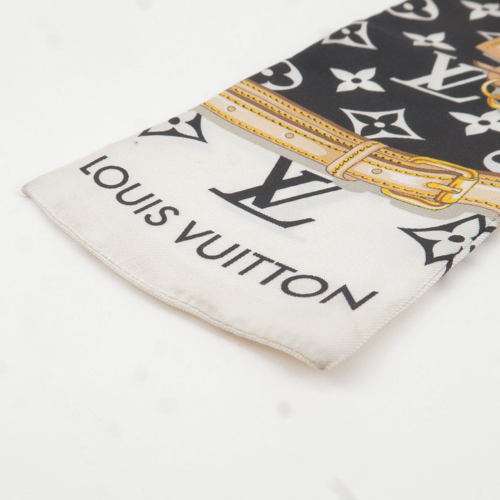 Pre-Loved Louis Vuitton Bandeau Black/White Monogram - M78656