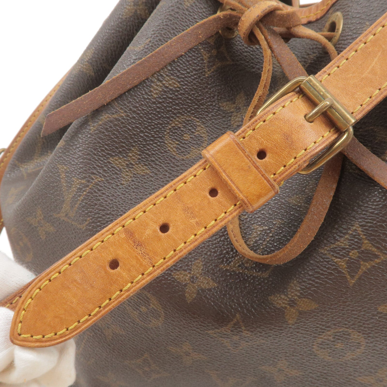 Louis Vuitton 2019 pre-owned Épi Neo Noé two-way bag - Louis - Monogram -  M42226 – Takashi Murakami x Louis Vuitton Monogram Cerises Sac Plat -  Shoulder - Noe - Vuitton - Bag - Petit