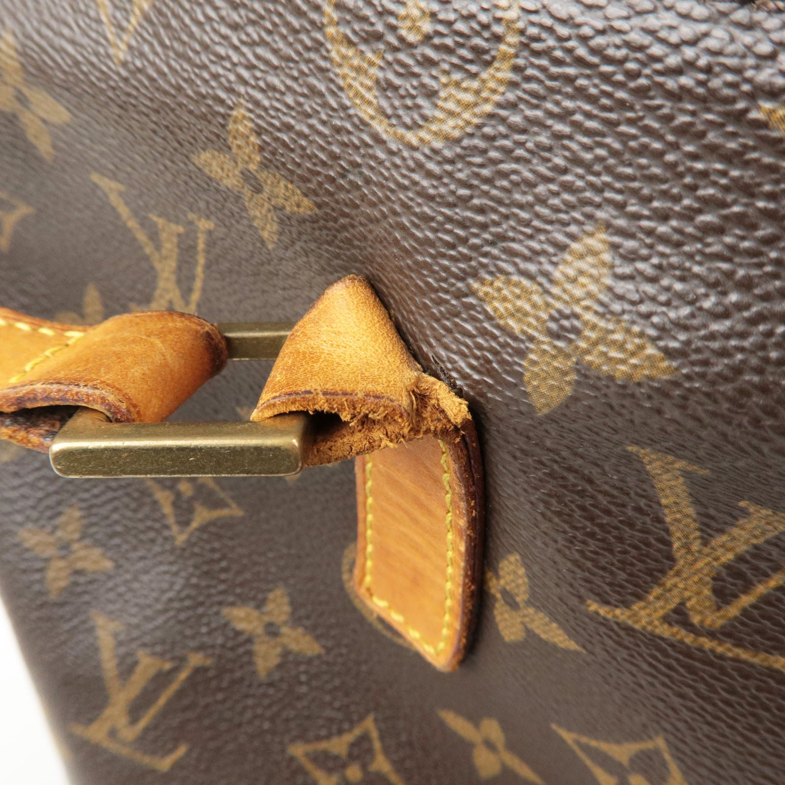 YELLOW MONOGRAM VERNIS SPRING STREET  Pre owned louis vuitton, Louis  vuitton bag, Louis vuitton