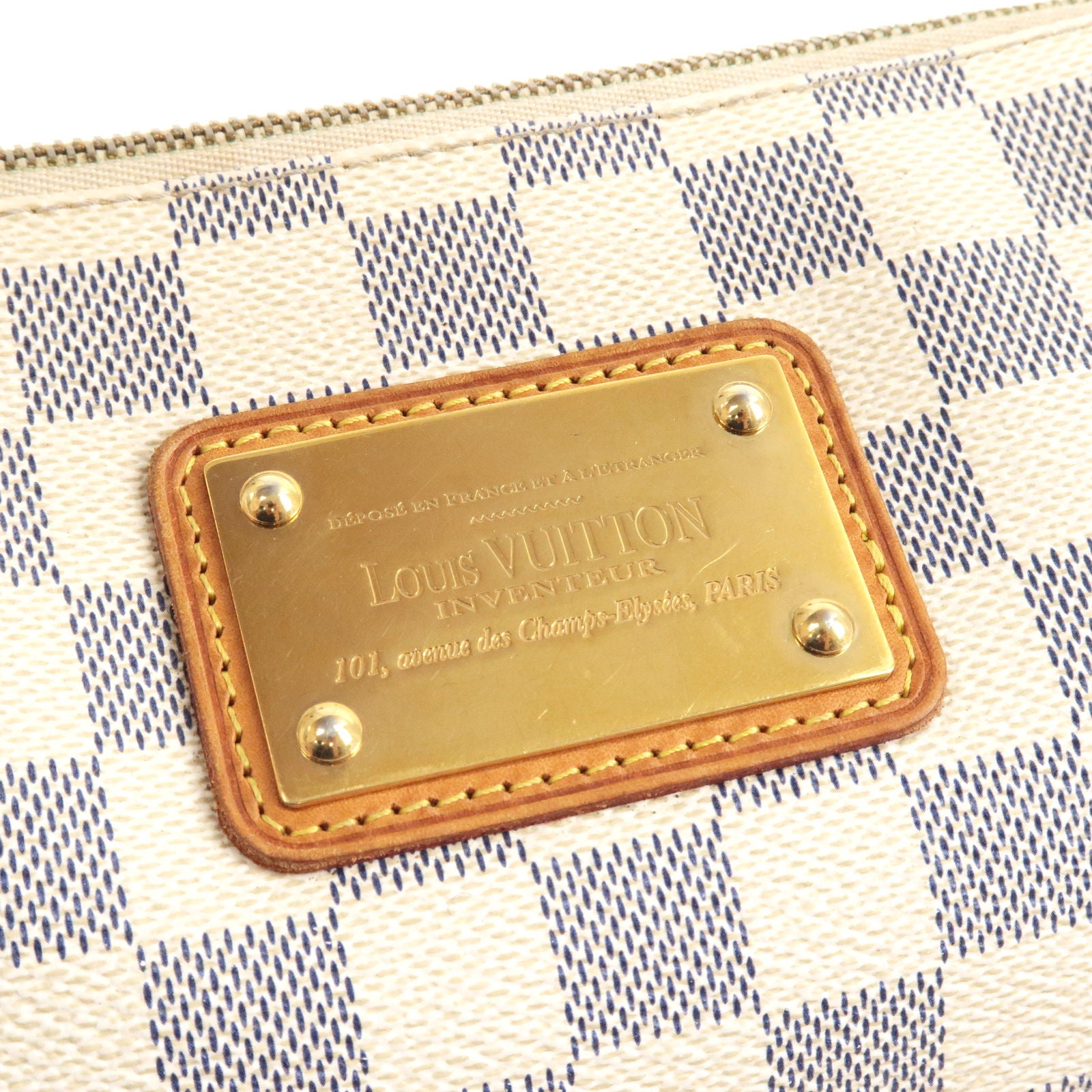 Louis Vuitton: Pre-Launch Today: Twist Belt Chain Wallet