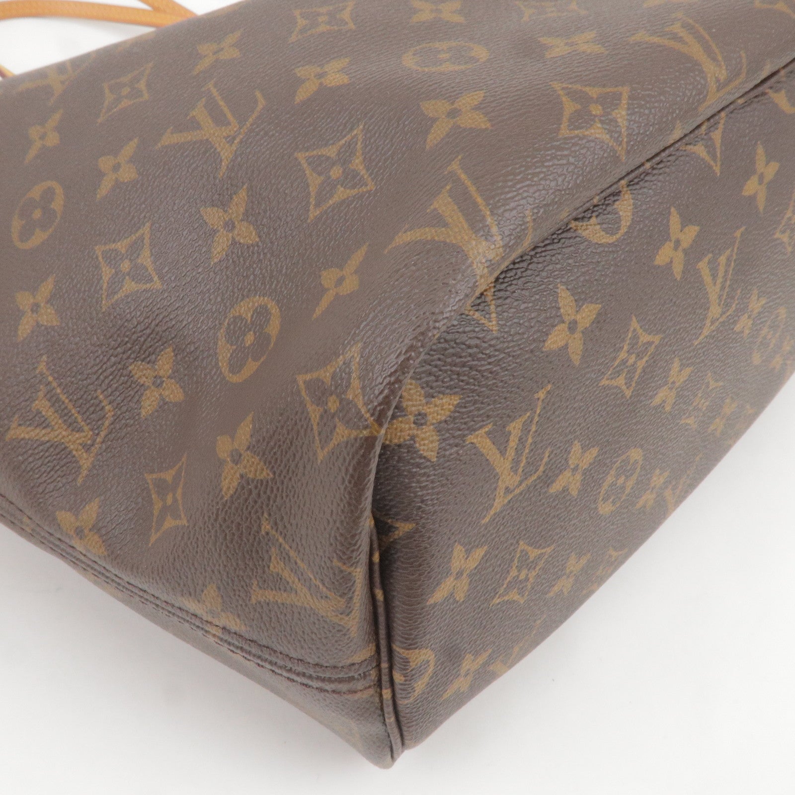 Louis Vuitton 2006 pre-owned Melville belt bag price in Doha Qatar