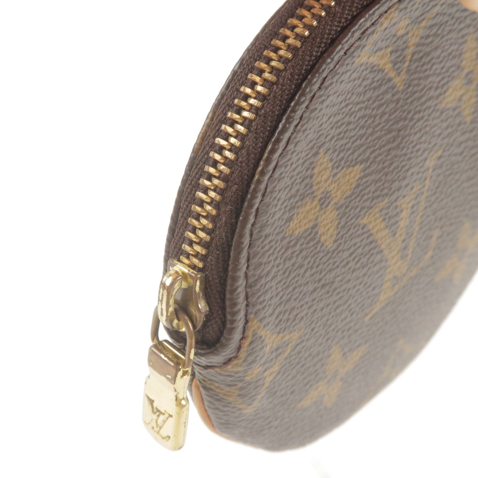 Louis Vuitton Babylone Chain BB Bag worn by Selena Gomez Studio