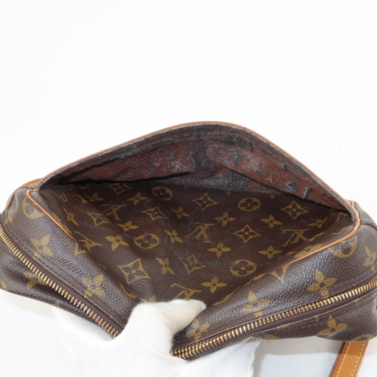 Louis Vuitton Monogram Trocadero 25 Crossbody