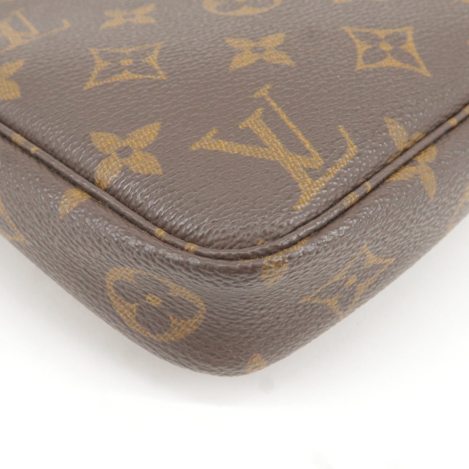 Pre-owned Louis Vuitton X Bumbag Monogram Camo Pm Camo