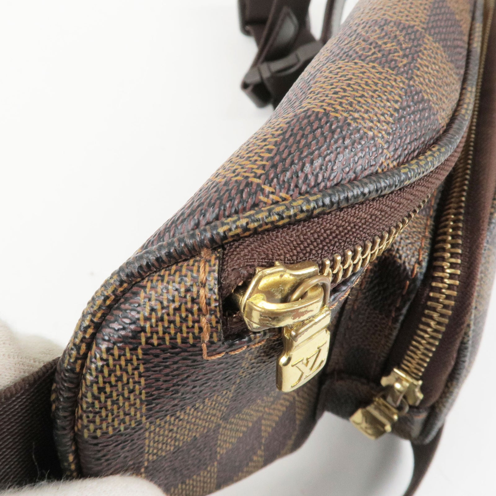 N51172 – Jurnee Smollett in Louis Vuitton - Louis - Bam - Bag