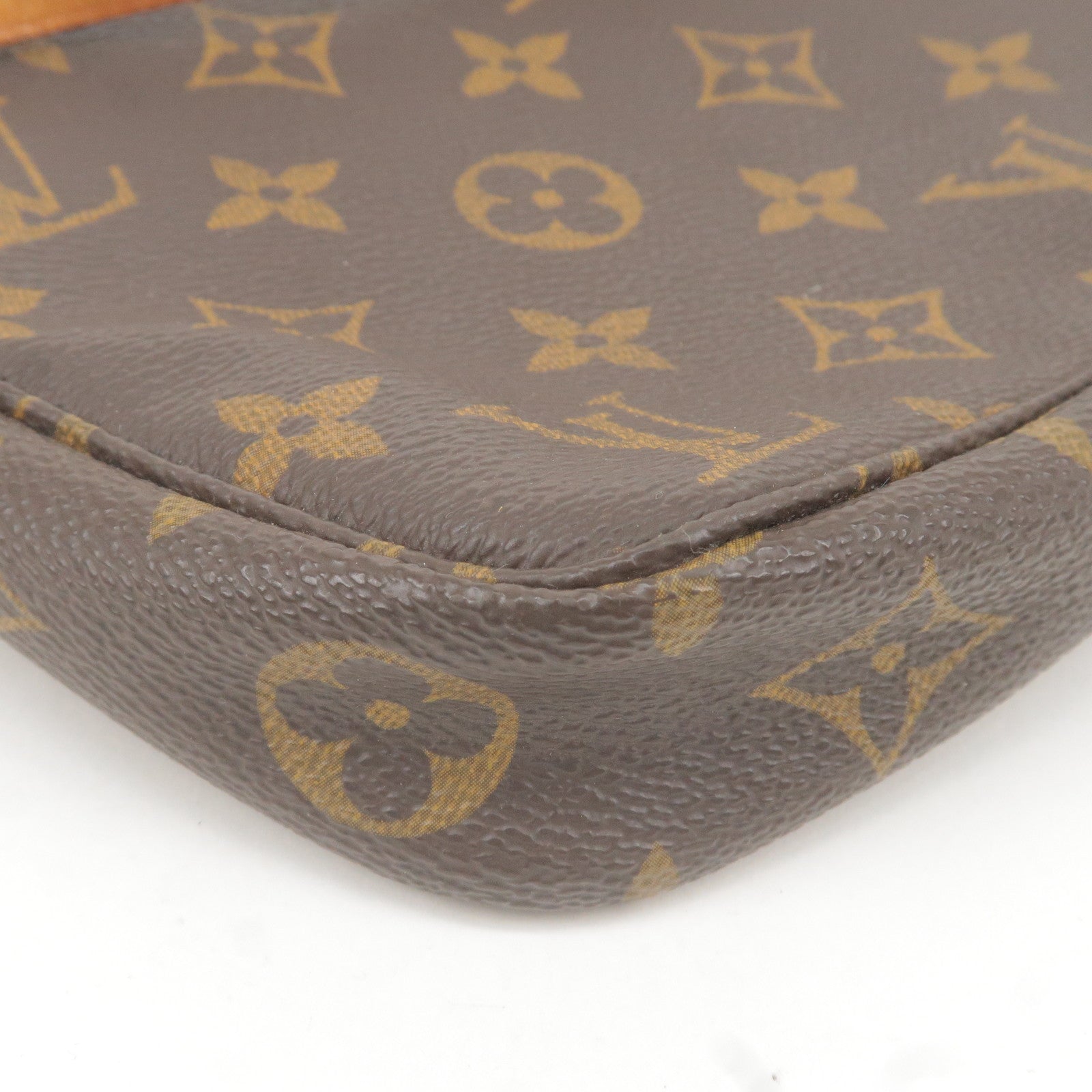 Louis Vuitton Louis Vuitton Pochette Demi Lune Black Epi Leather Hand