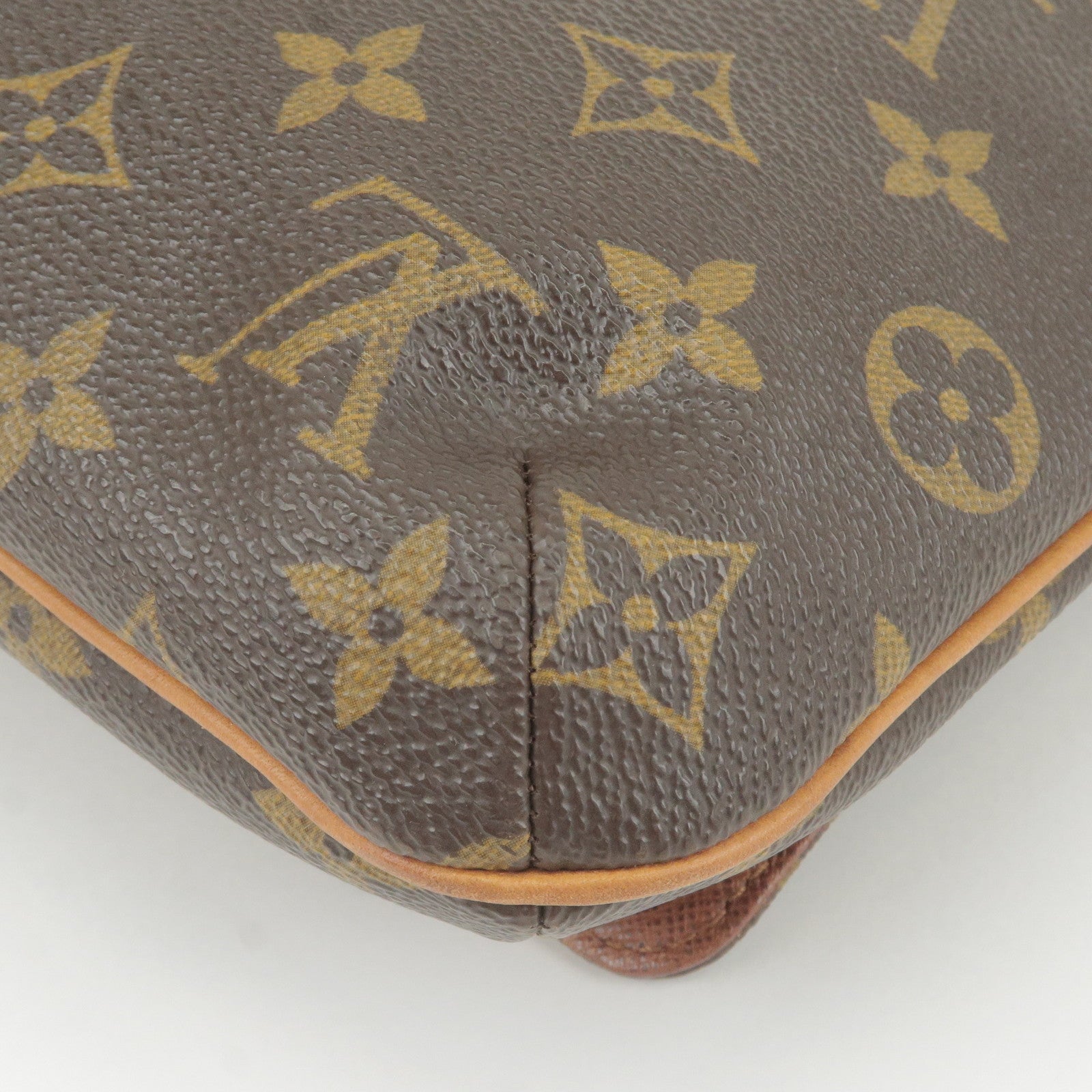 Bag - Shoulder - Jaden Smith wearing Louis Vuitton - Louis - M51257 – Louis  Vuitton America's Cup shoulder bag in blue monogram canvas and natural  leather - Tango - Vuitton - Musette - Short - Monogram