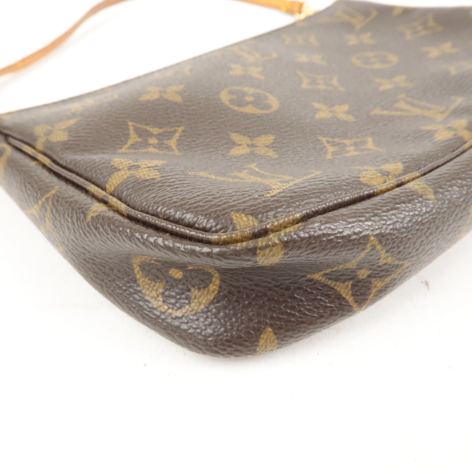 M51980 – Louis Vuitton Monogram Montaigne MM 2Way Hand Bag M41056 - Hand -  Black Leather Louis Vuitton Belt - Vuitton - Monogram - Louis - Pochette -  Bag - Accessoires