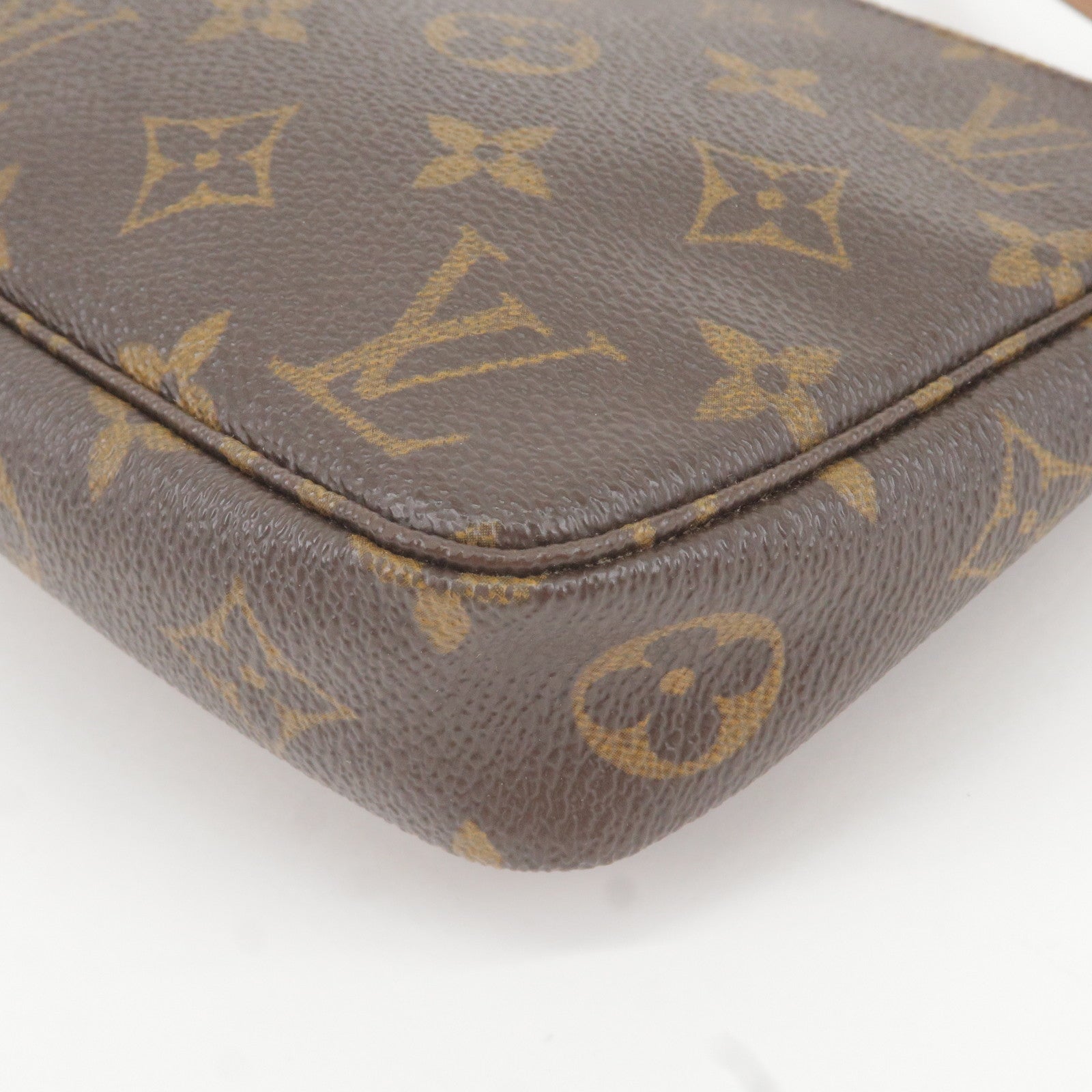 louis vuitton petit pochette