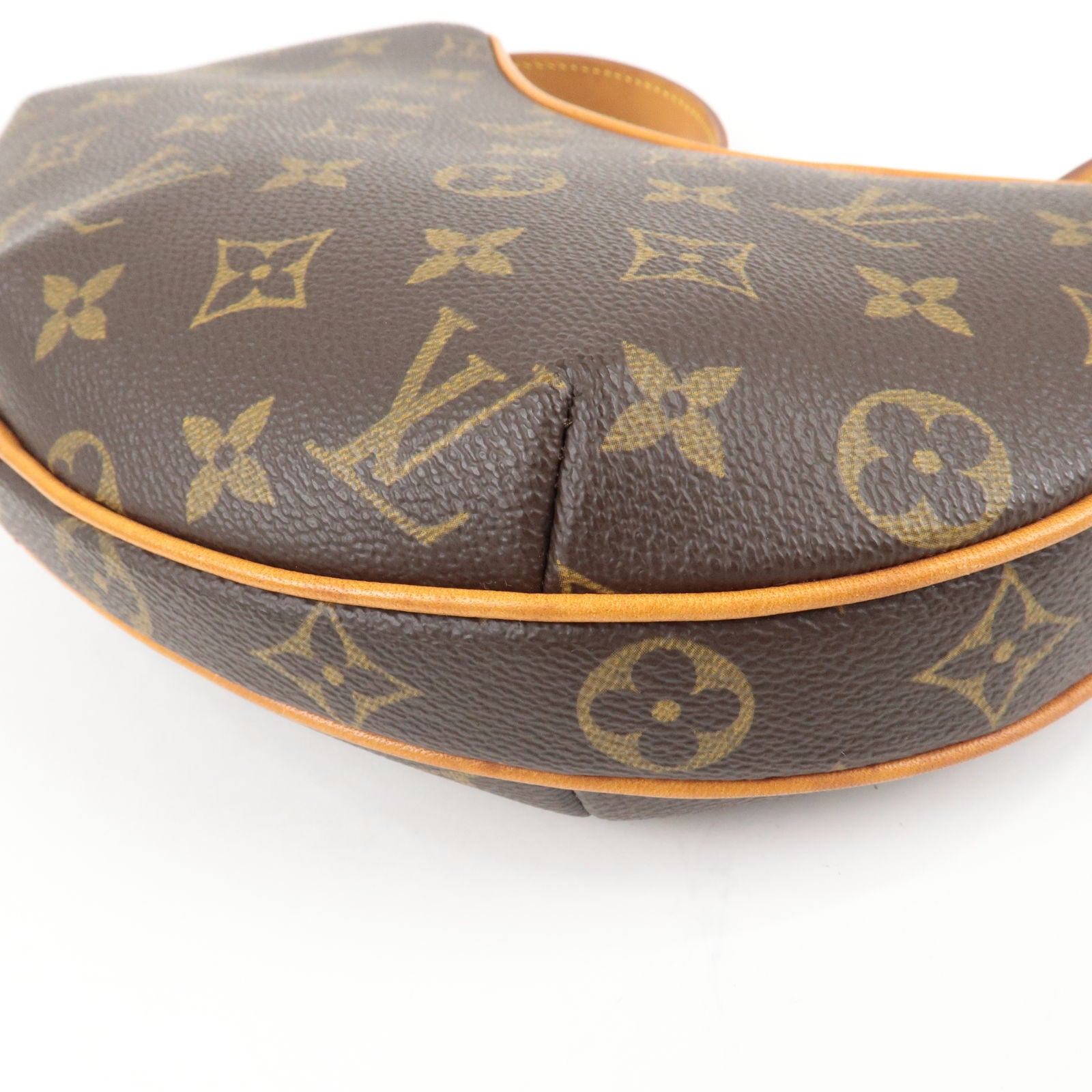 Louis - Vuitton - Shoulder - pre-owned Louis Vuitton x Christopher Nemeth  Schultertasche - Bag - Pochette - Monogram - Croissant - M51510 – Preis für  Second Hand Taschen Louis Vuitton Sablons