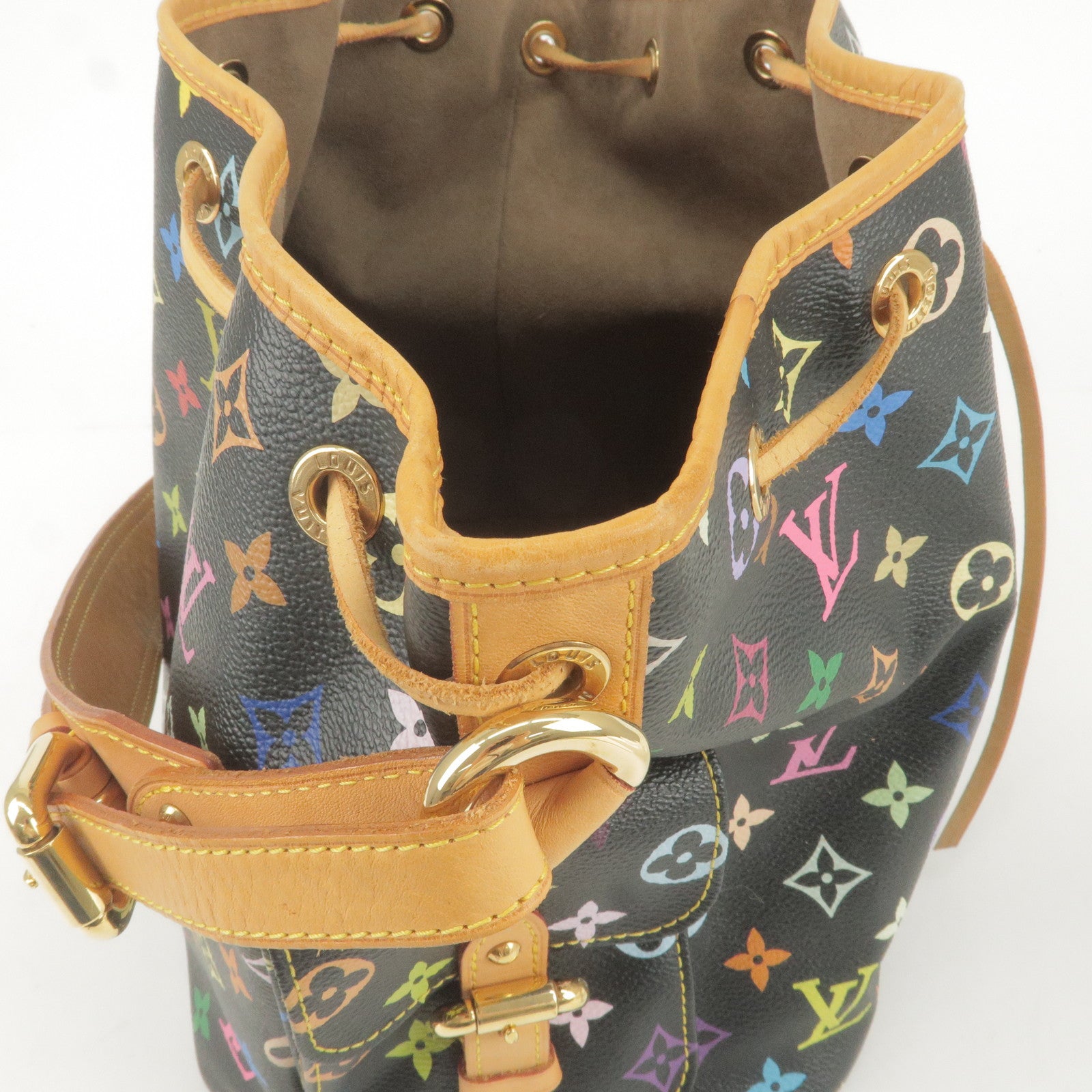 Louis Vuitton Louis Vuitton Jasmin Lilac Epi Leather Handbag