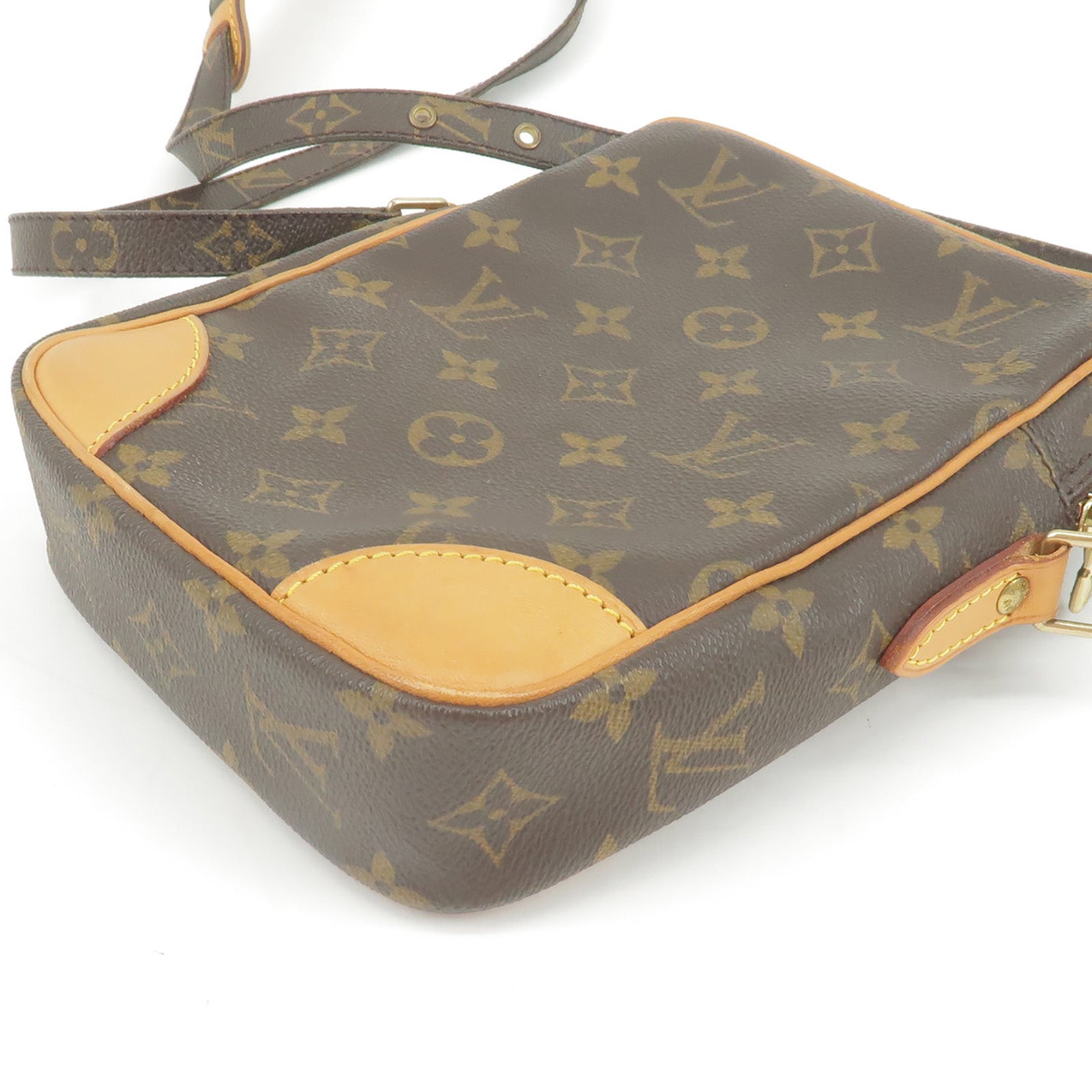 LOUIS VUITTON CLUTCHES travel case pm monogram canvas - M44500 handbag