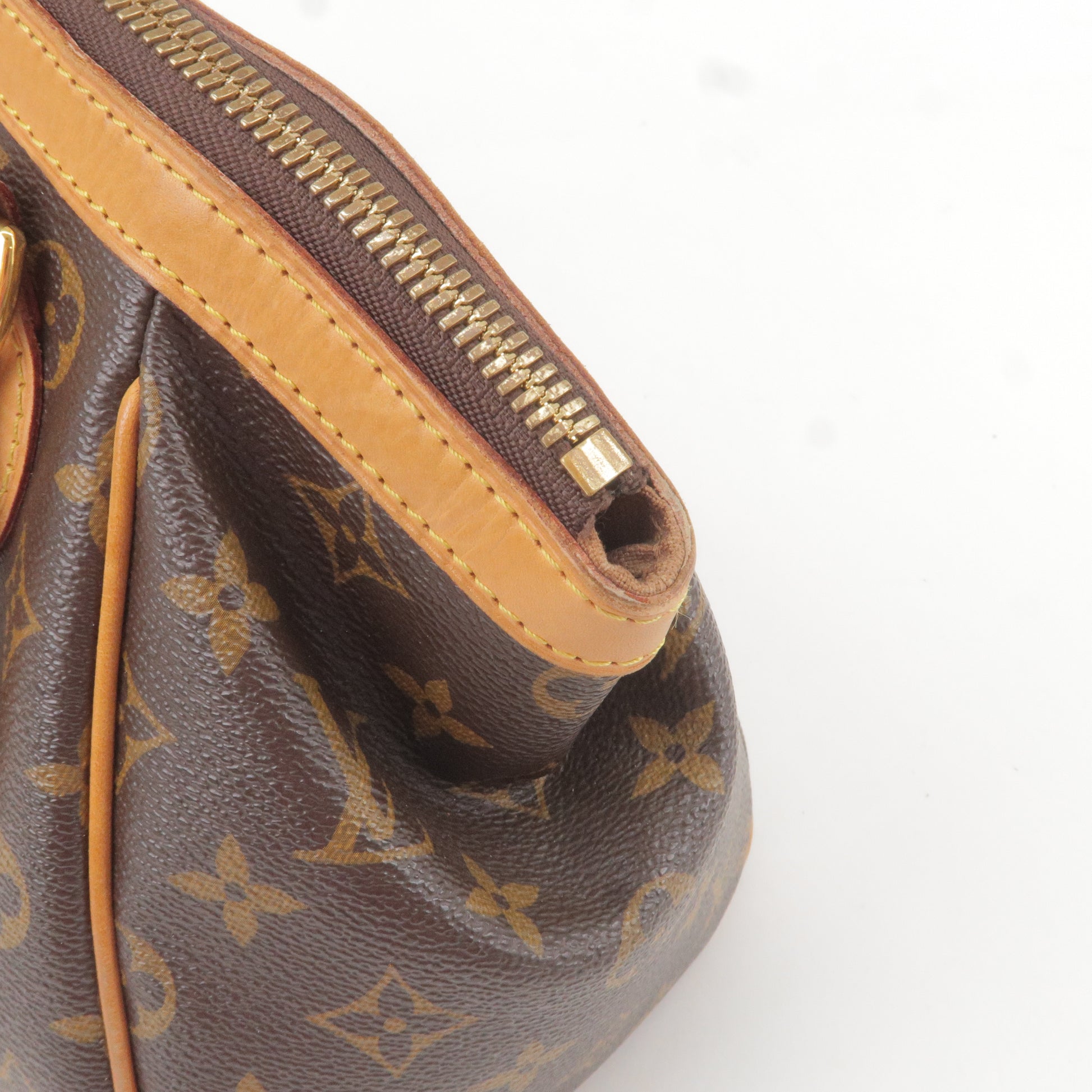 Louis Vuitton Tivoli PM Review and What's in this Handbag 