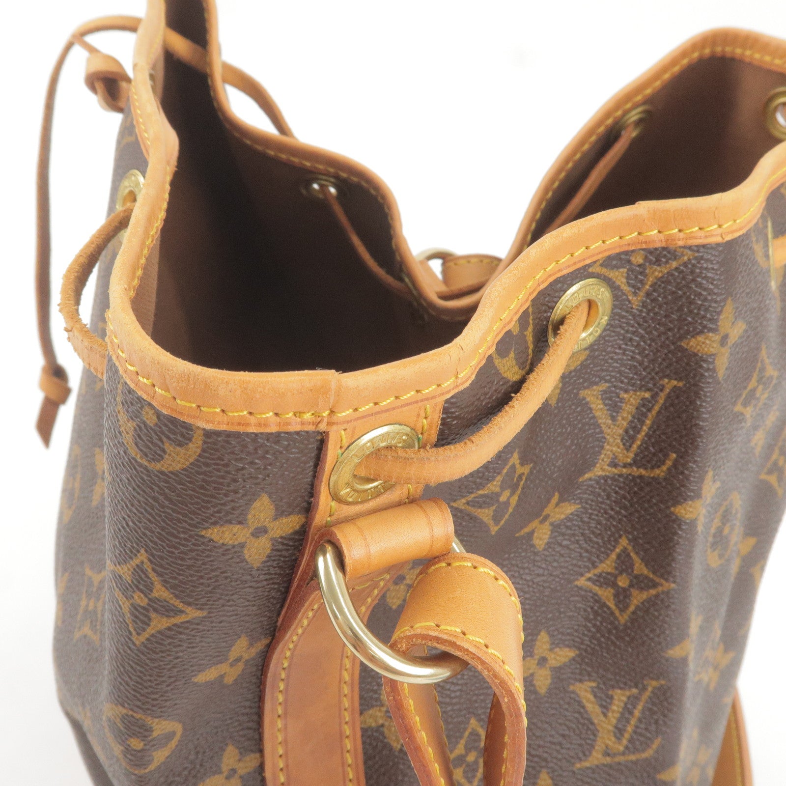 Louis Vuitton NeoNoe MM Monogram Canvas Bucket Bag Red Interior Preowned