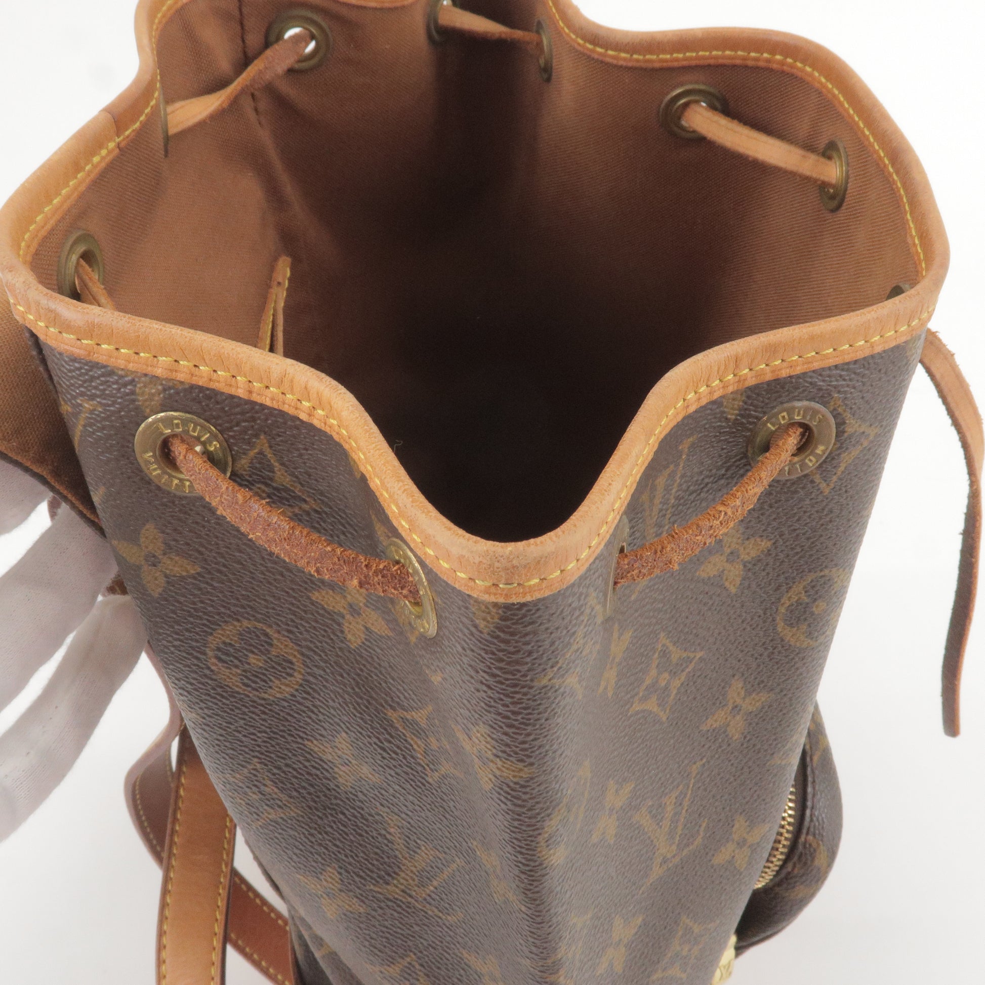 Authentic Louis Vuitton Mahina GM Monogram Empreinte Leather Shoulder Bag