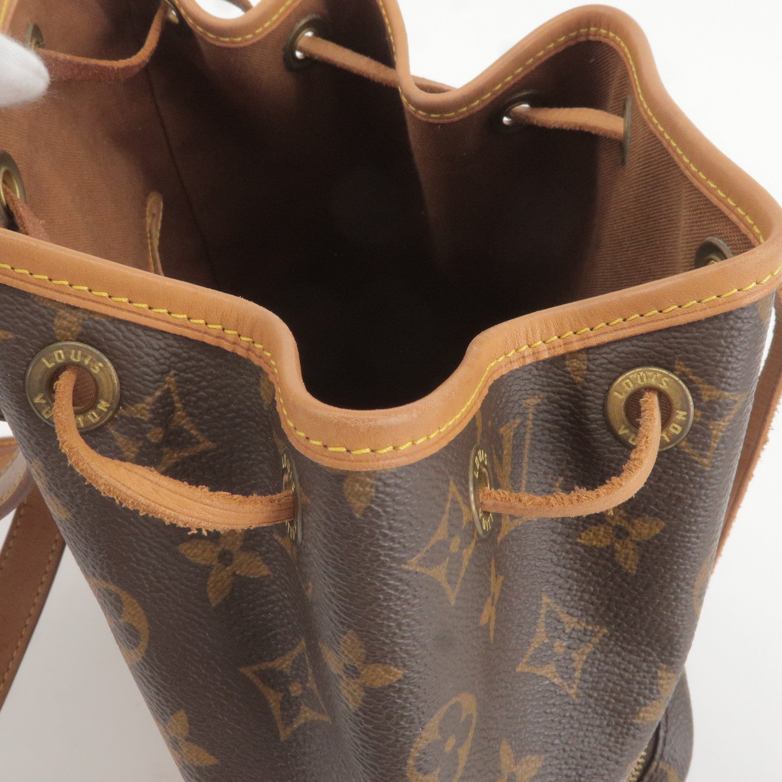 Louis Vuitton, Bags, Louis Vuitton Alma Monogram Canvas Ba98