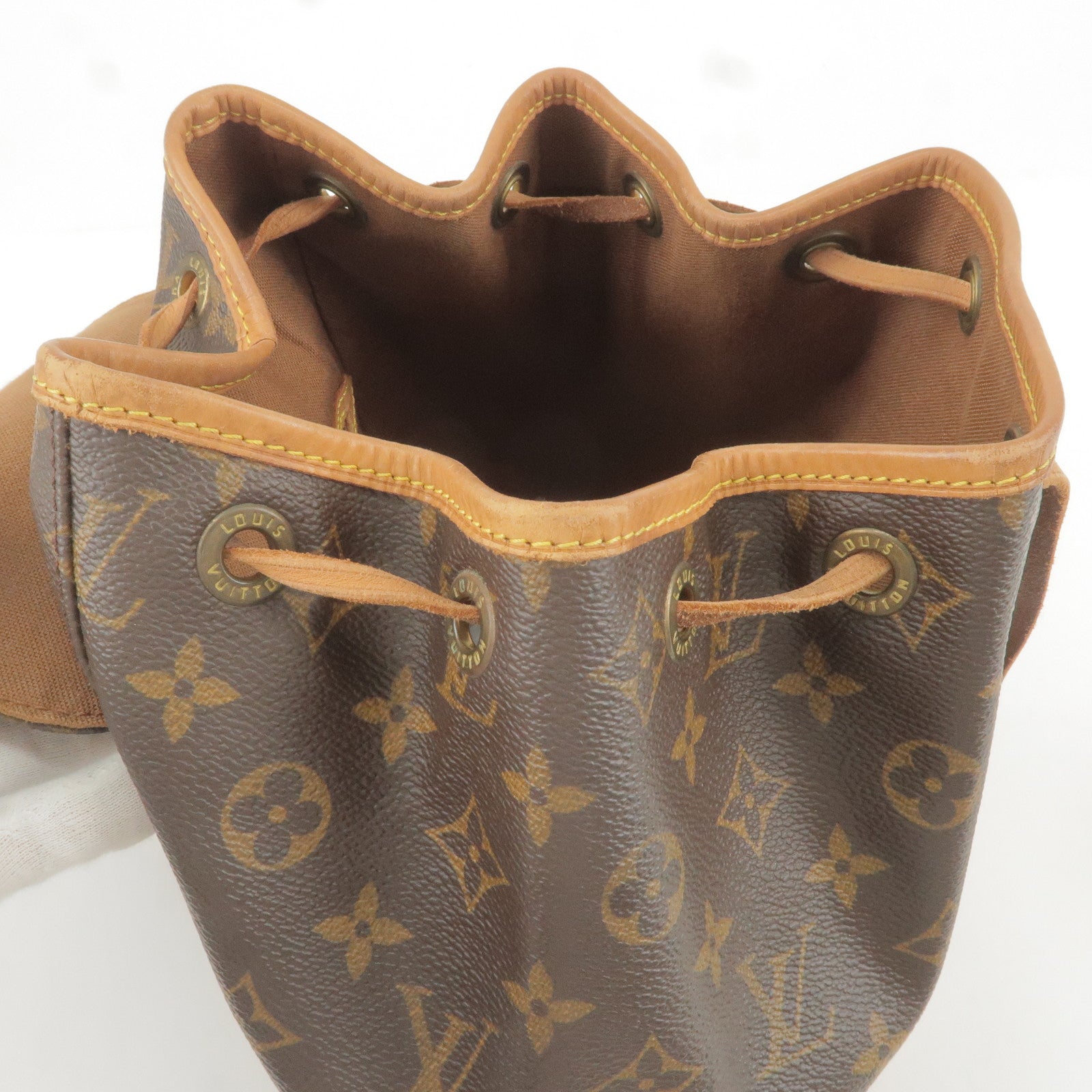 Louis Vuitton pre-owned monogram Fold-Me shoulder bag Braun