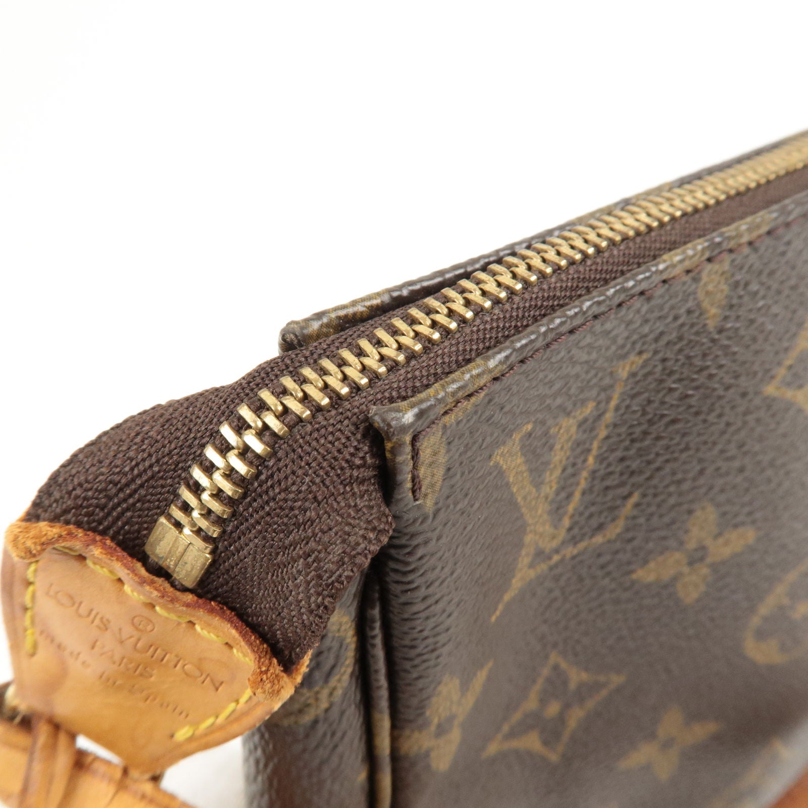 M51980 – Louis Vuitton Monogram Montaigne MM 2Way Hand Bag M41056 - Hand -  Black Leather Louis Vuitton Belt - Vuitton - Monogram - Louis - Pochette -  Bag - Accessoires