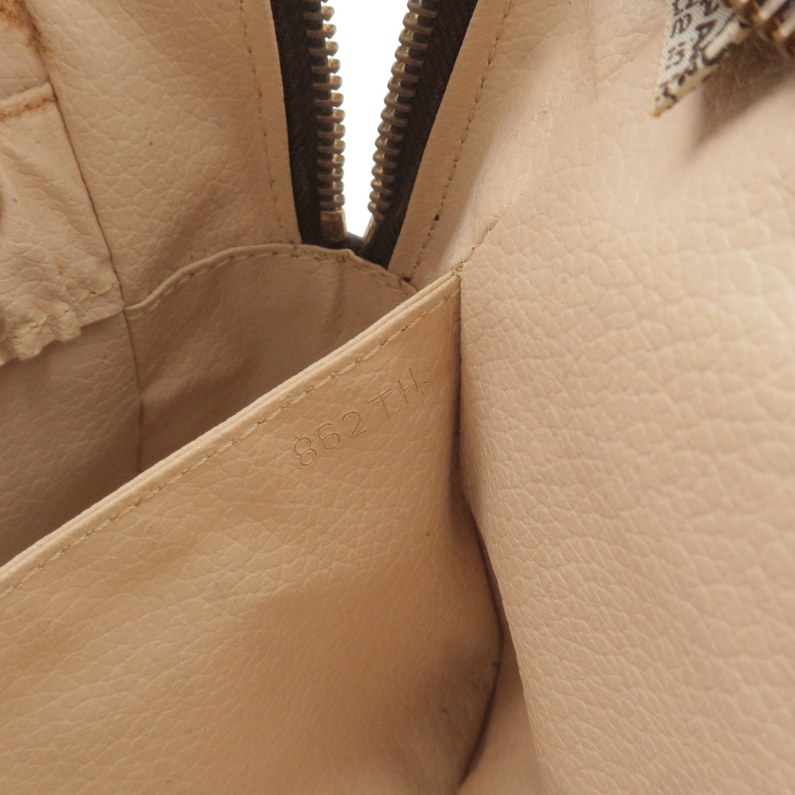 Pouch - Bauletto Louis Vuitton Wardrobe in Vuittonite arancione e pelle  naturale - Monogram - ep_vintage luxury Store - Louis - M47522 – dct -  Toilette - 28 - Trousse - Vuitton