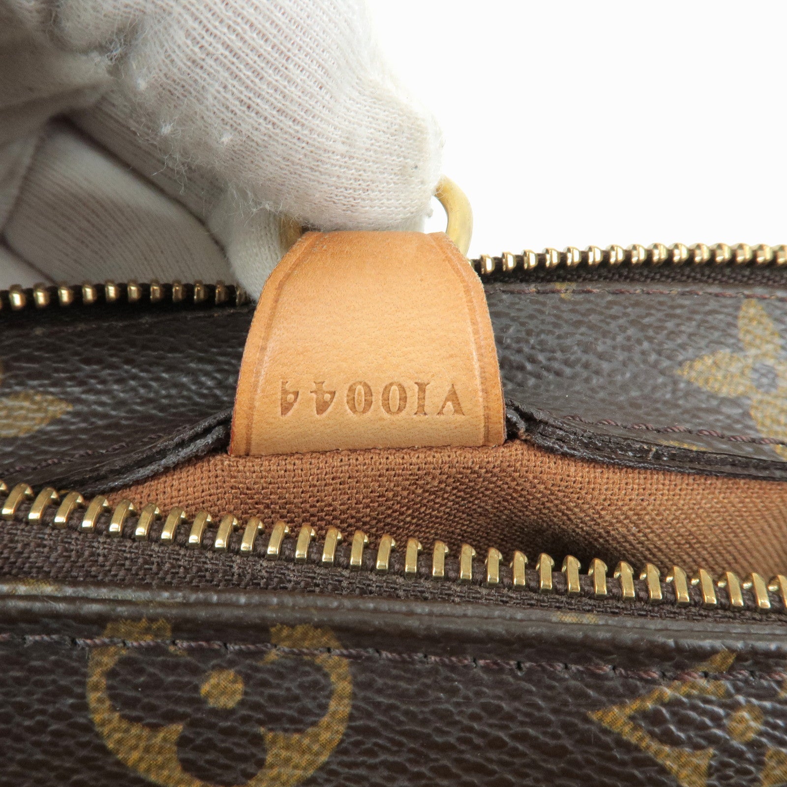 Louis Vuitton 2008 pre-owned Épi zipped tote bag - Piano - Cabas - Bag -  Louis - Monogram - owned Épi zipped tote bag - M51148 – Louis Vuitton 2008  pre - Vuitton - Tote