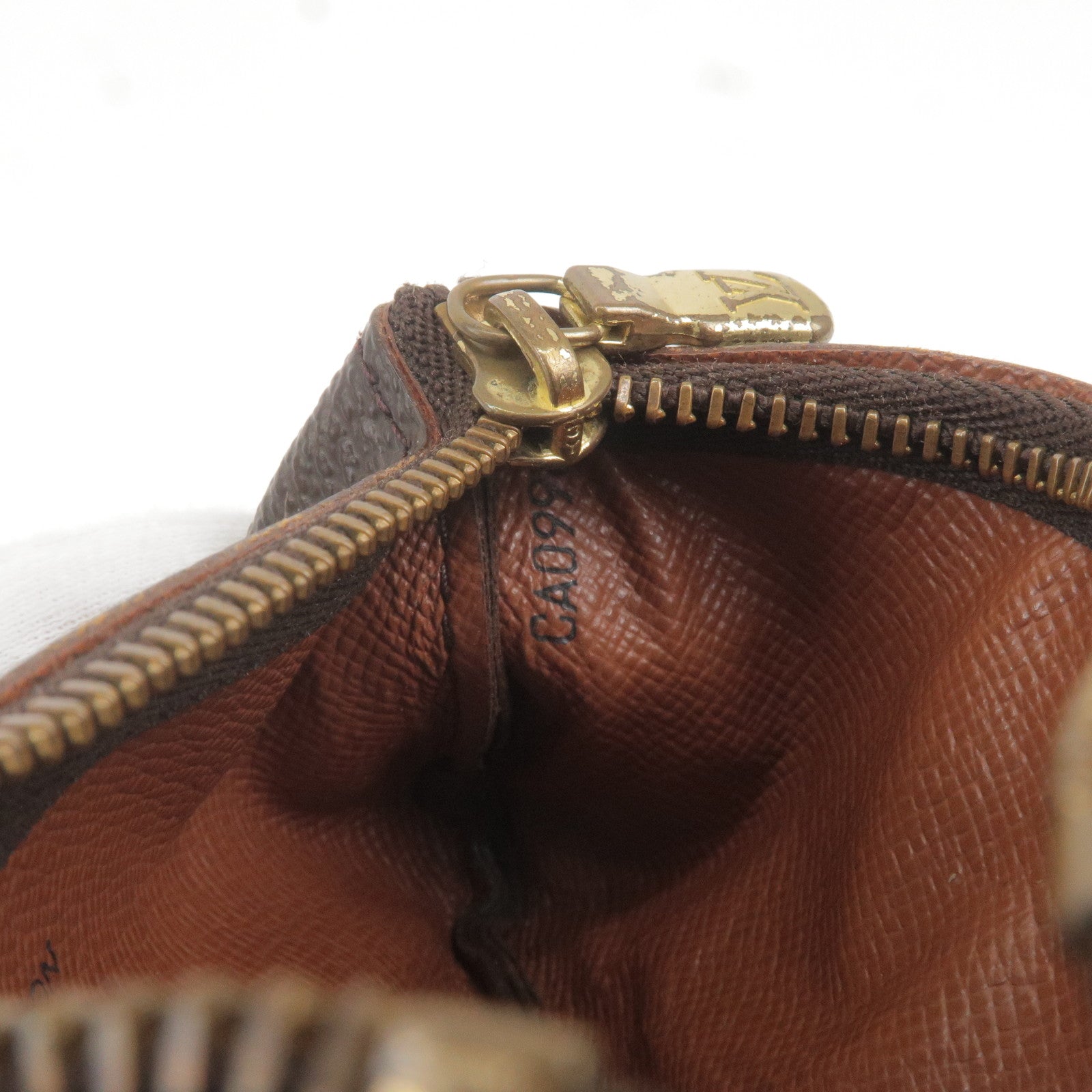 LOUIS VUITTON Monogram Shoulder Pouch Bag & Coin Case Purse Set Brown