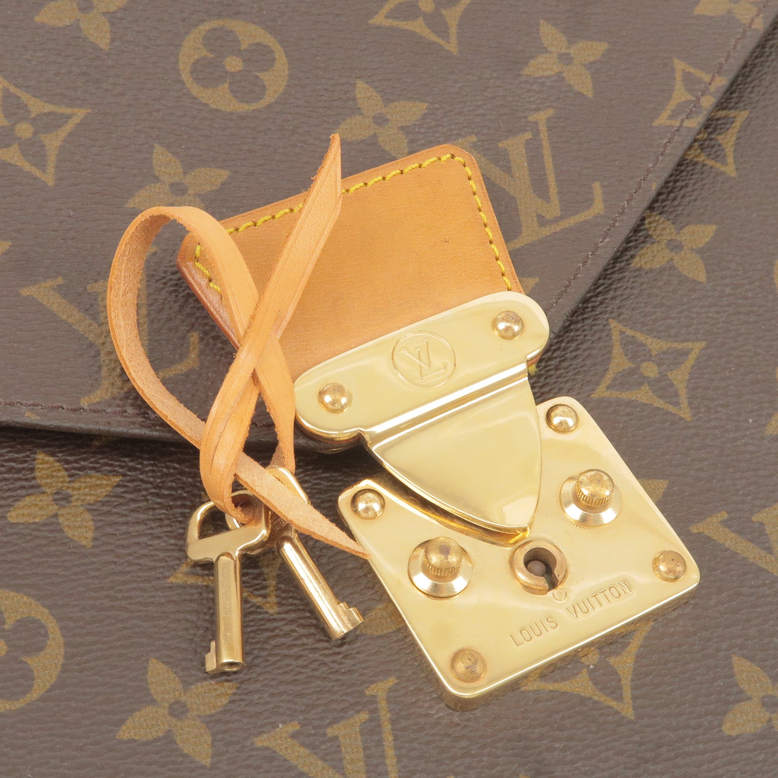 Manhattan - Louis - ep_vintage luxury Store - Monogram - pochette