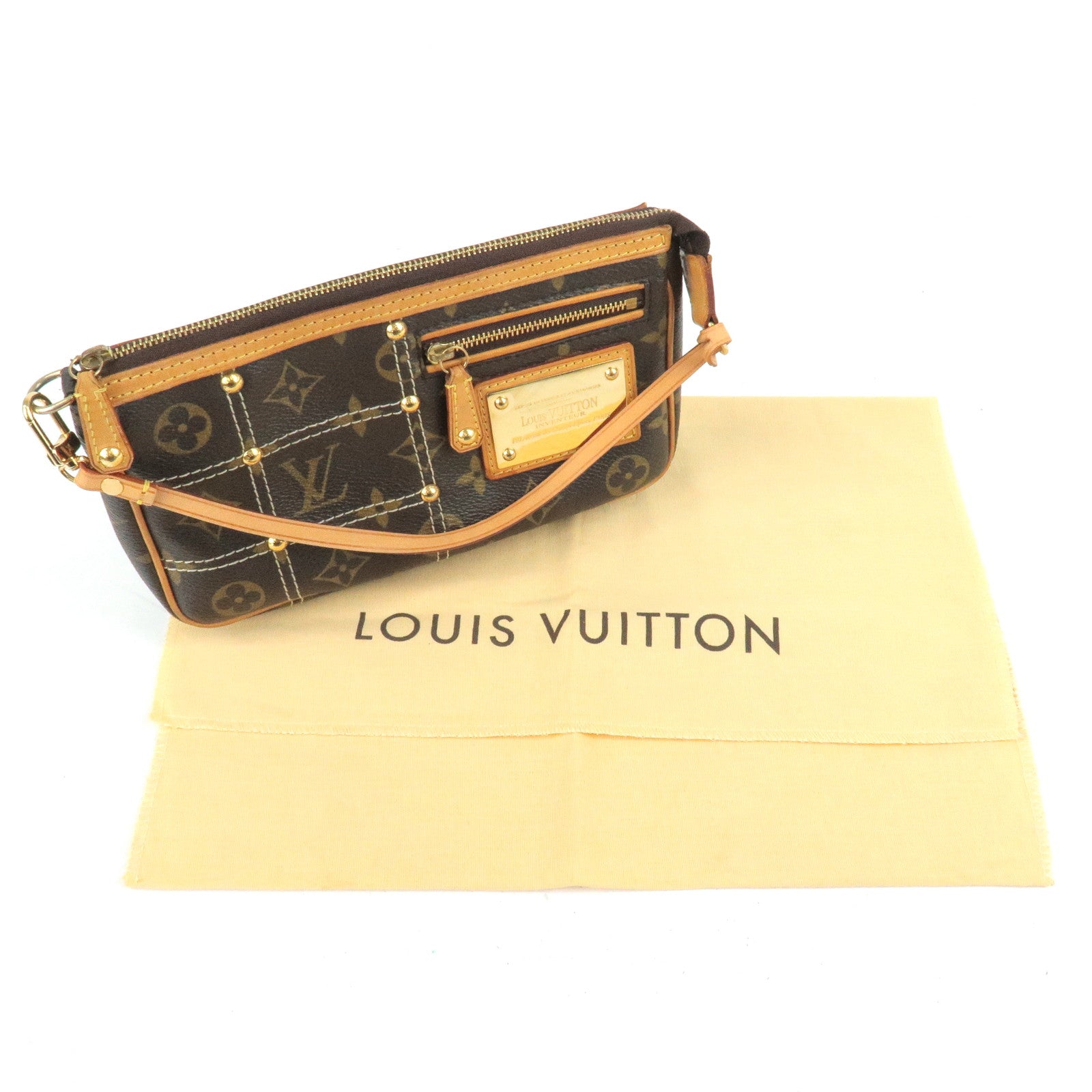 Louis Vuitton Beige Monogram Vernis Leather Pochette Accessoires