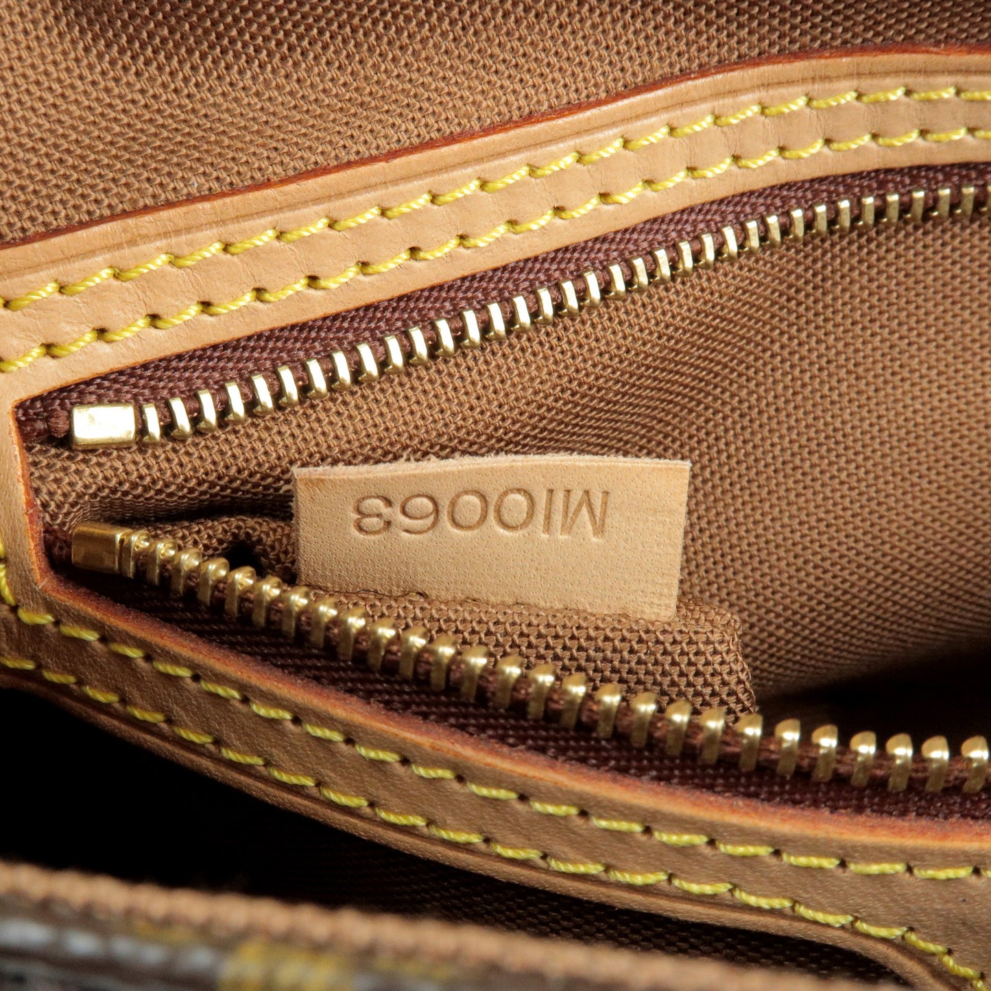 Louis-Vuitton-Monogram-Mini-Looping-Shoulder-Bag-M51147