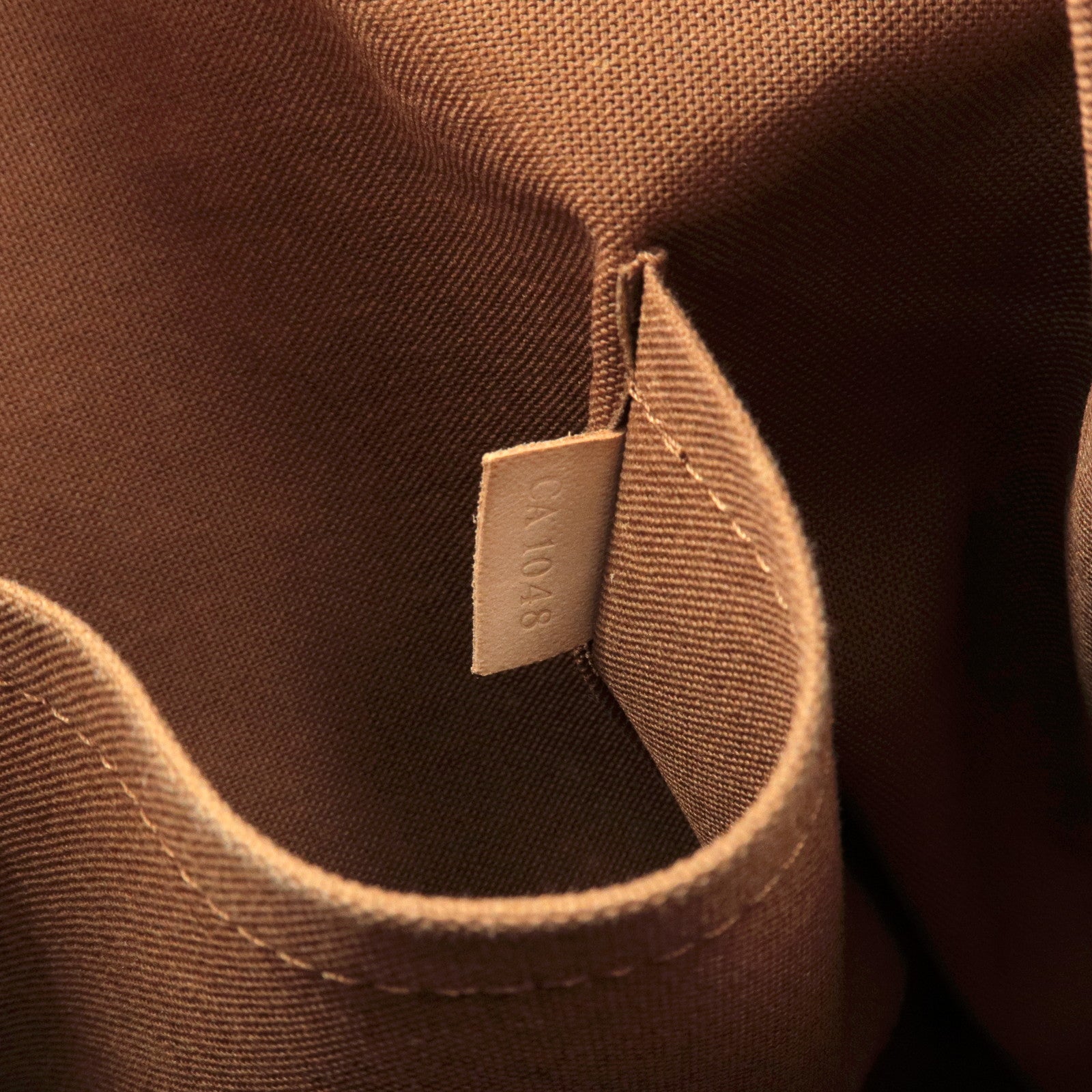 Louis Vuitton, a monogram canvas 'Beaubourg' cross body bag, 2016