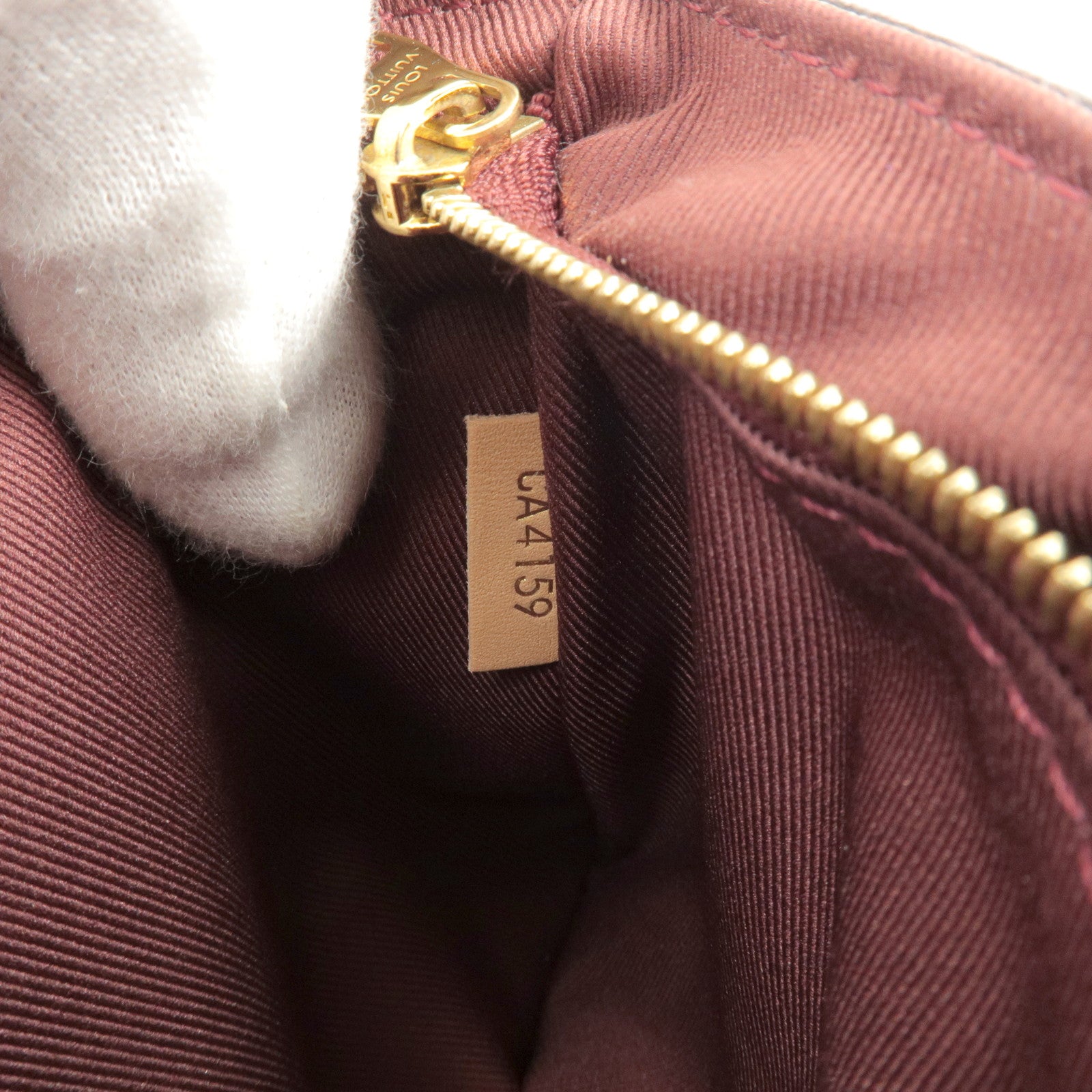 Louis Vuitton Ellipse New Wave Heart Handbag
