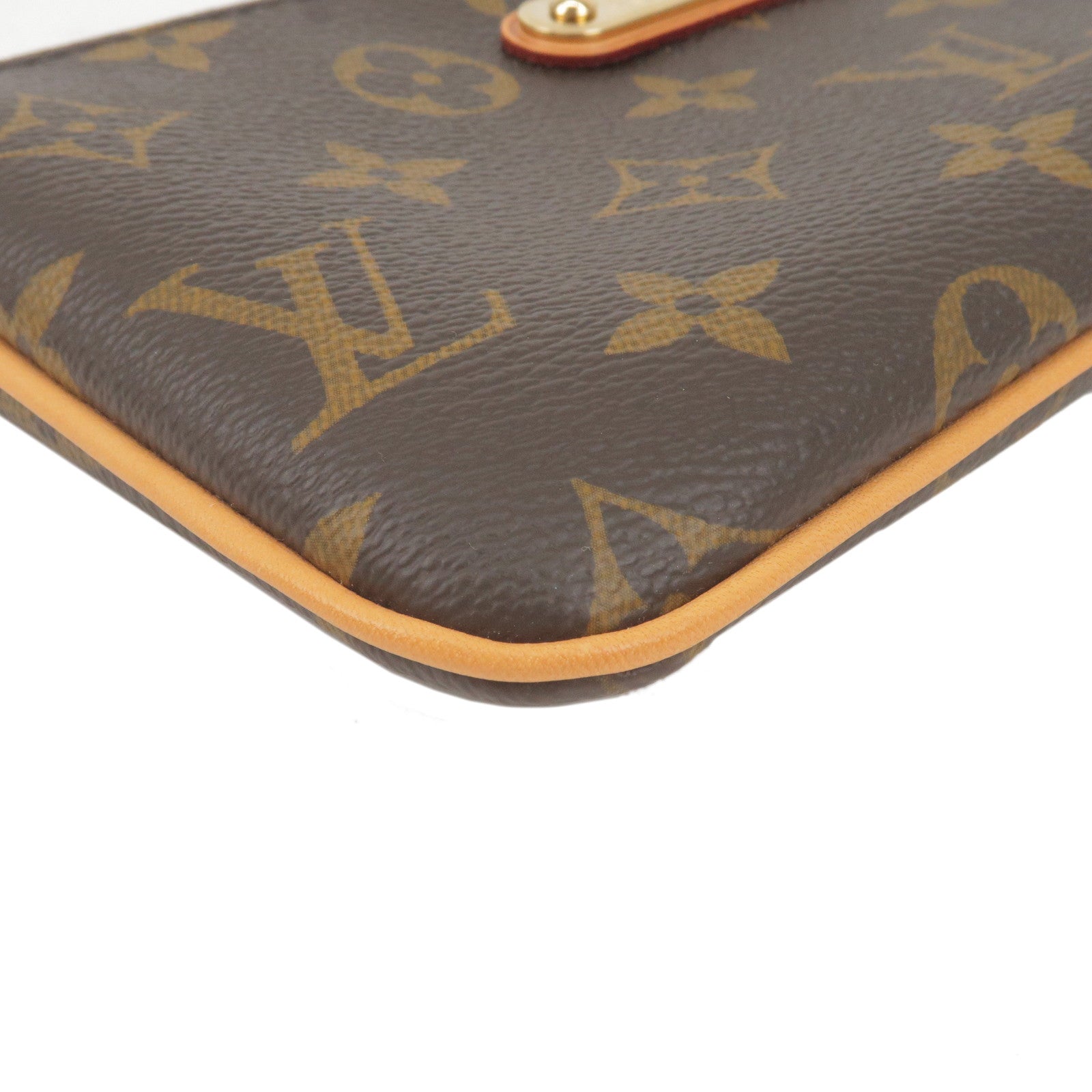 Louis Vuitton 2018 pre-owned Monogram Saumur 30 Messenger Bag