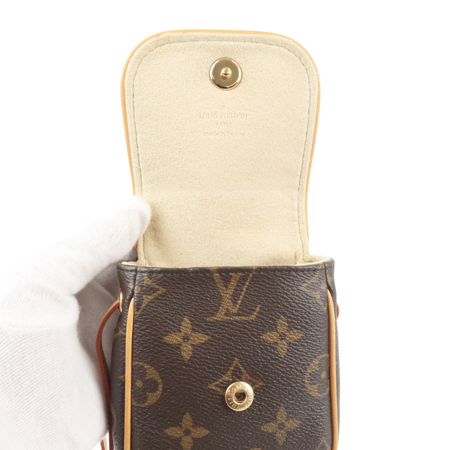 Louis-Vuitton-Monogram-Pochette-Cancun-Shoulder-Bag-M60018