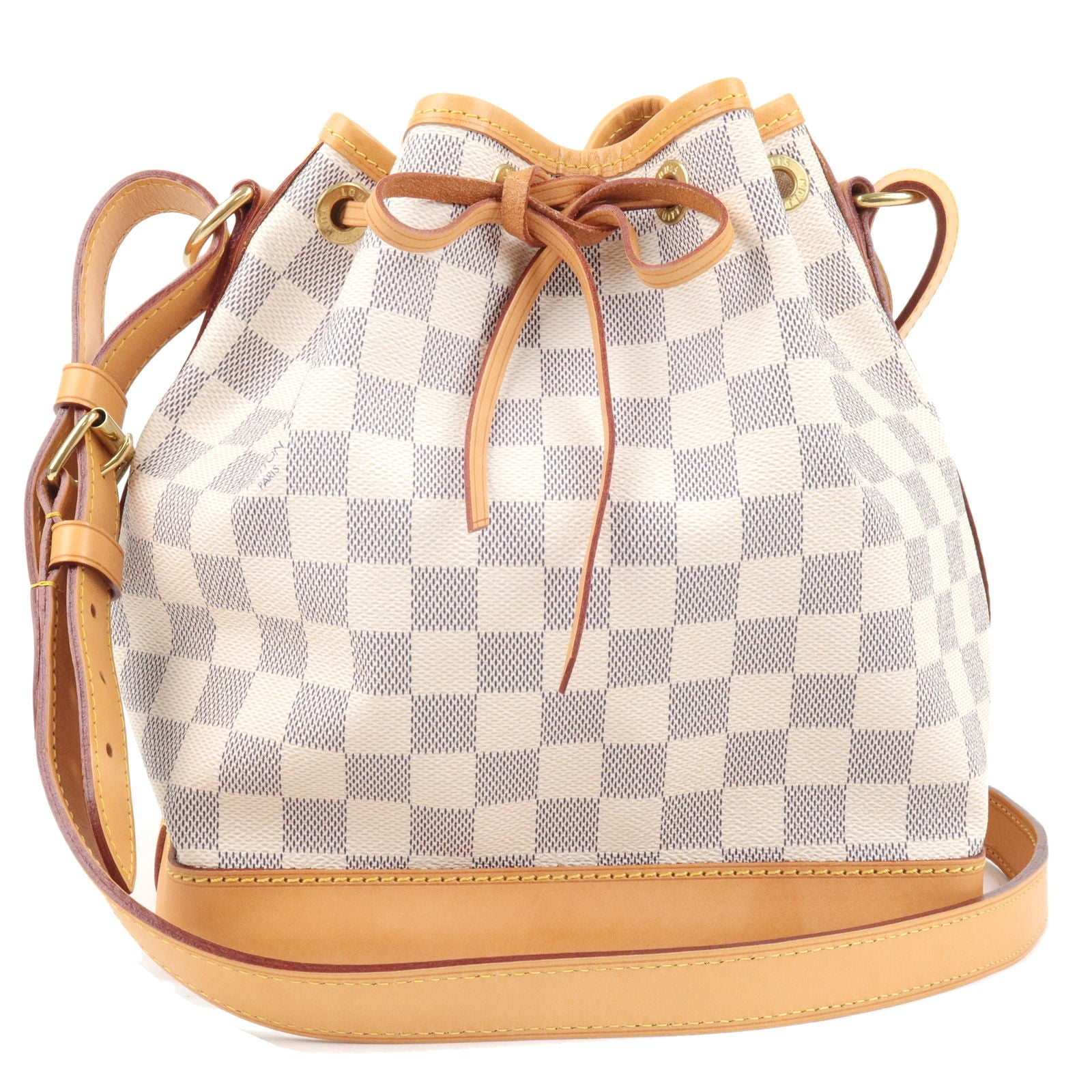 Pre-owned Chanel Pink Crocodile Shoulder Bag  Leather shoulder handbags,  Shoulder bag, Pink leather handbags
