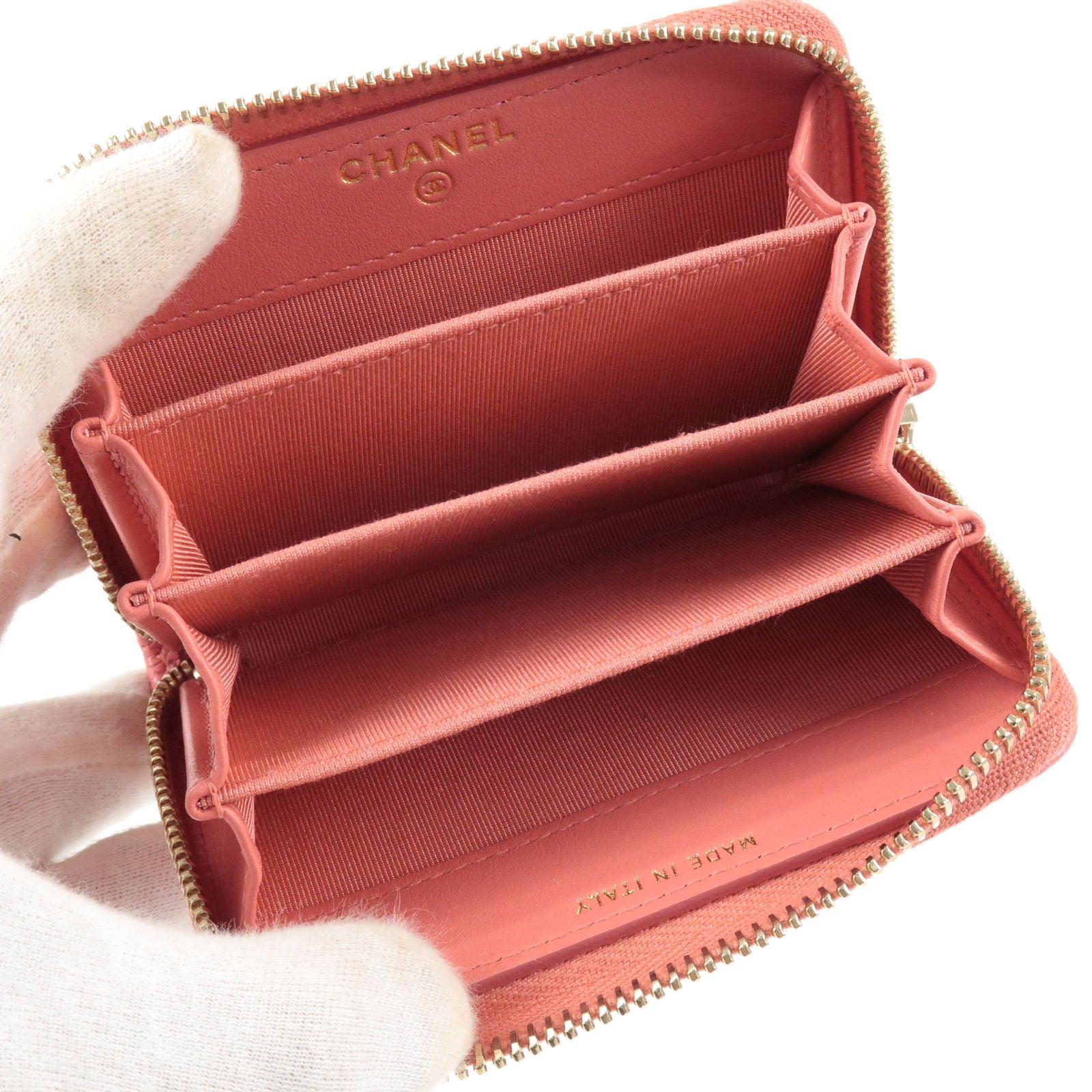 Chanel Womens Matelasse Coin Cases