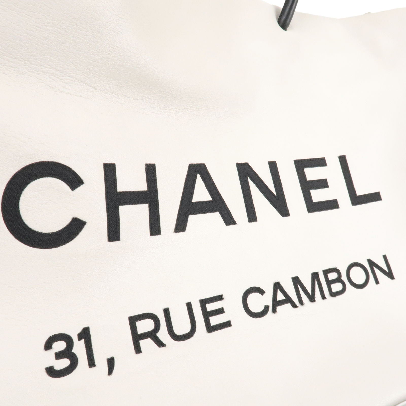 Skin - A46882 – dct - Calf - chanel pre owned 1995 cc button earrings item  - Tote - Large - White - ep_vintage luxury Store - Essential - Bag - CHANEL