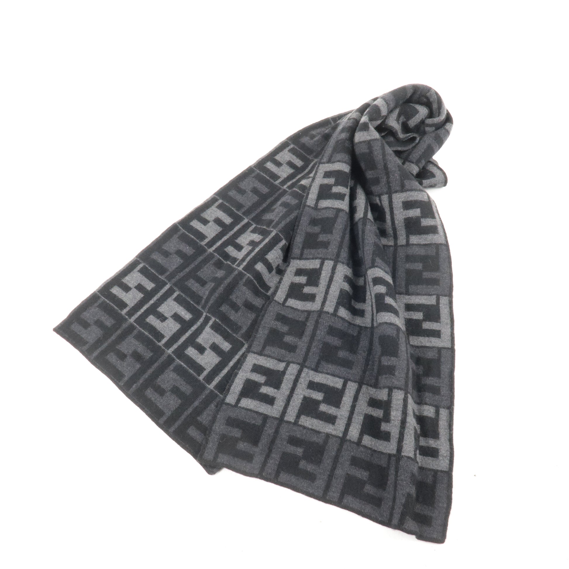 Luxury Scarves - Are They Worth It? Feat. CHANEL, HERMES, Louis Vuitton,  FENDI