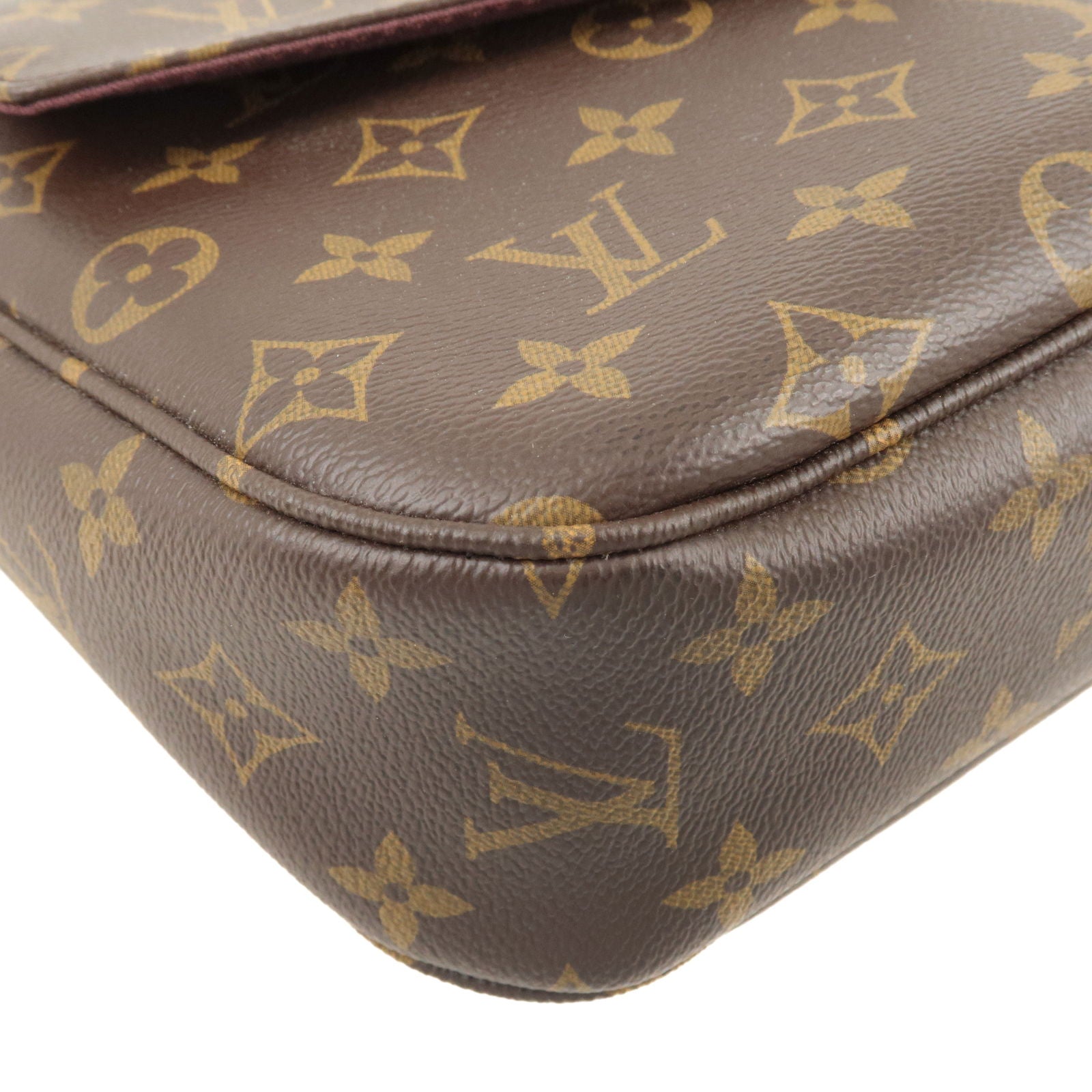 The Louis Vuitton Pont 9 is the shoulder bag we have been waiting