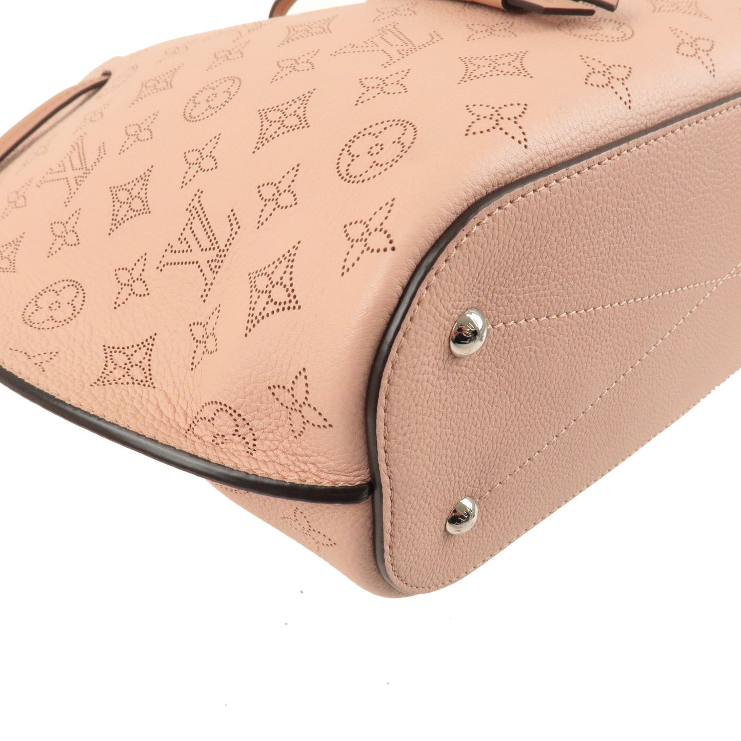 Louis-Vuitton-Monogram-Mahina-Girolata-2Way-Bag-Magnolia-M54401