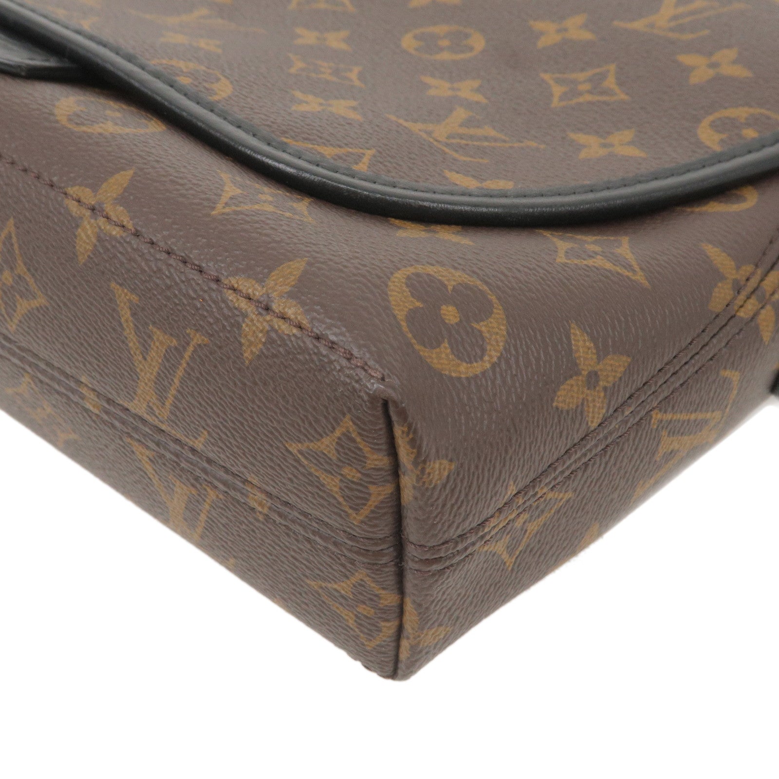 Magnetic Messenger Bag - Luxury Crossbody Bags - Bags, Men M45557