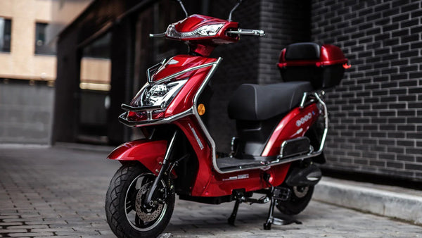 emmo-hornet-electric-moped-scooter-ebike-red-in-alley