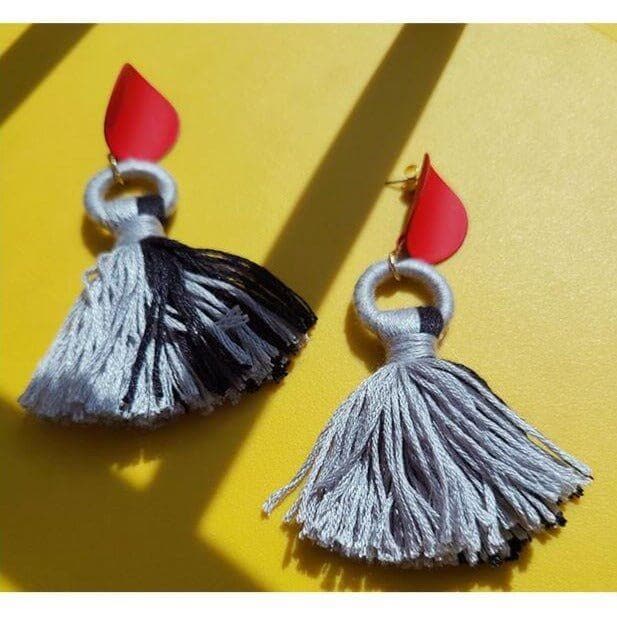 bonideÃ© Thread Brush Earrings