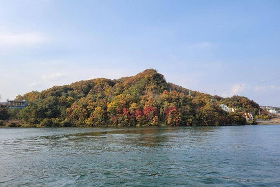 Una masa de agua y tierra en Corea del Sur