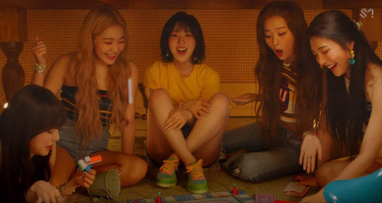 Fühle den Rhythmus der Summertime -Glückseligkeit mit 'Umpah Umpah' von Red Velvets - die Daebak -Firma