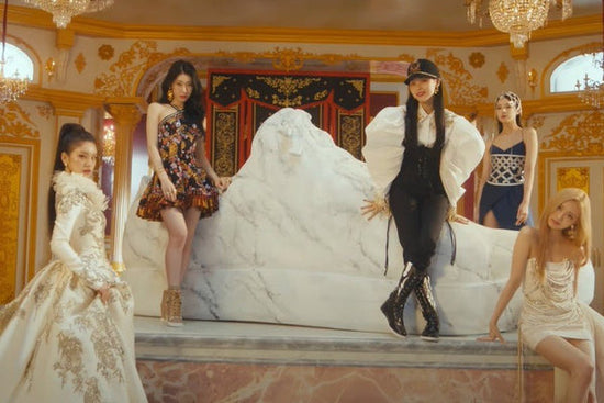 ITZY -Mitglieder in Sneakers MV